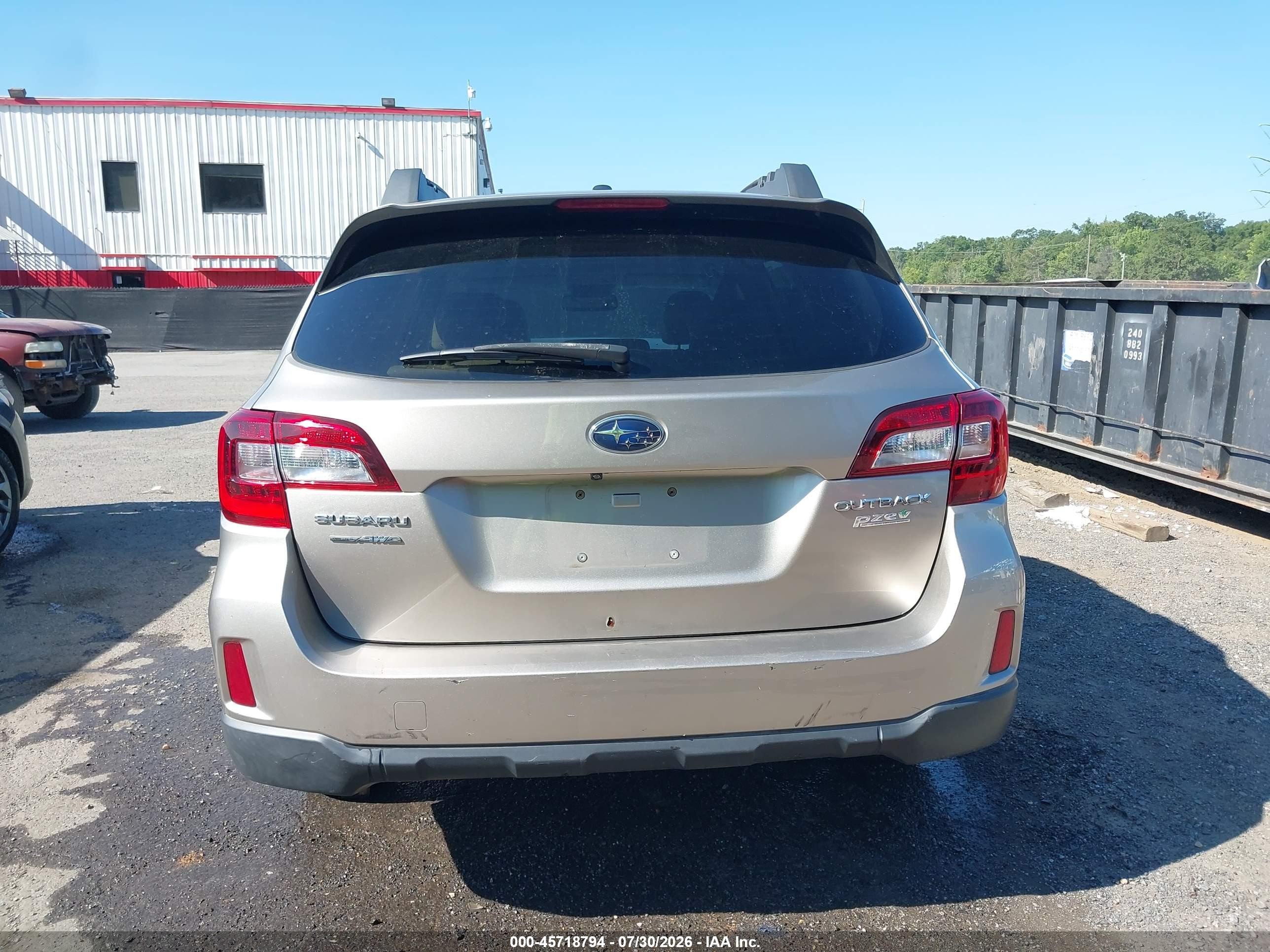 2015 Subaru Outback 2.5i Limited Золотой vin: 4S4BSALC2F3268677