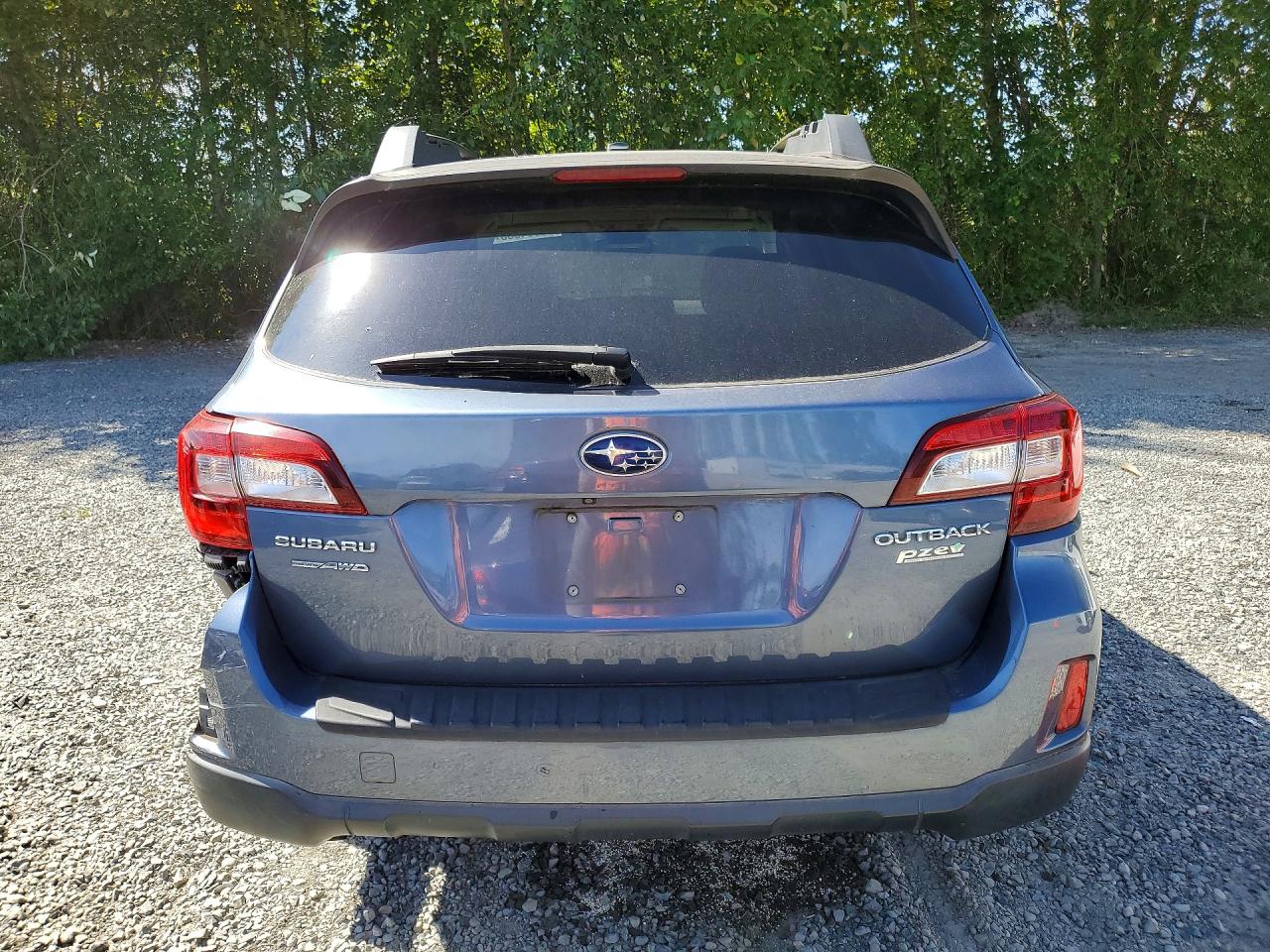 2015 Subaru Outback 2.5i Limited Blue vin: 4S4BSALC2F3334726