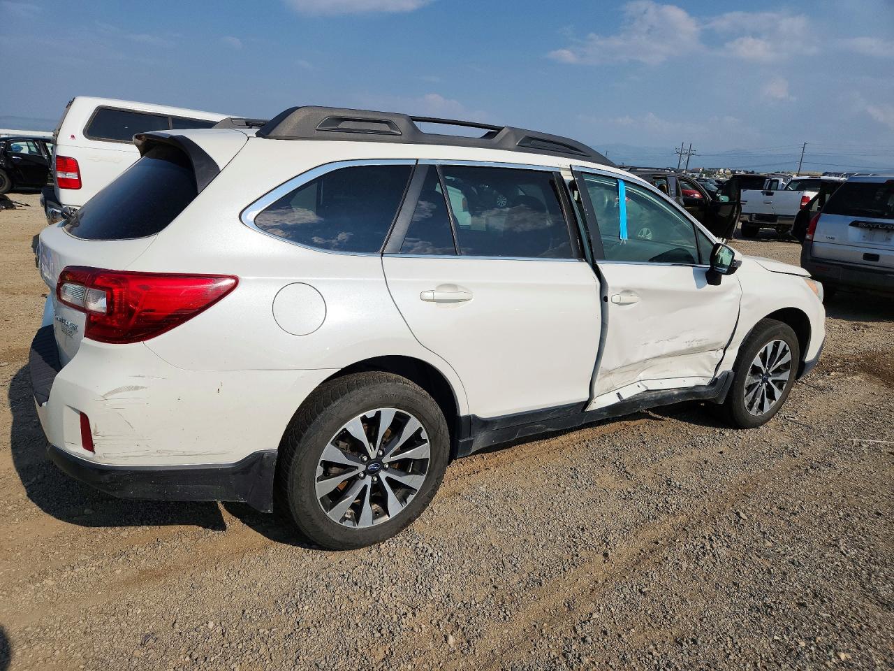 2015 Subaru Outback 2.5i Limited White vin: 4S4BSALC3F3307017