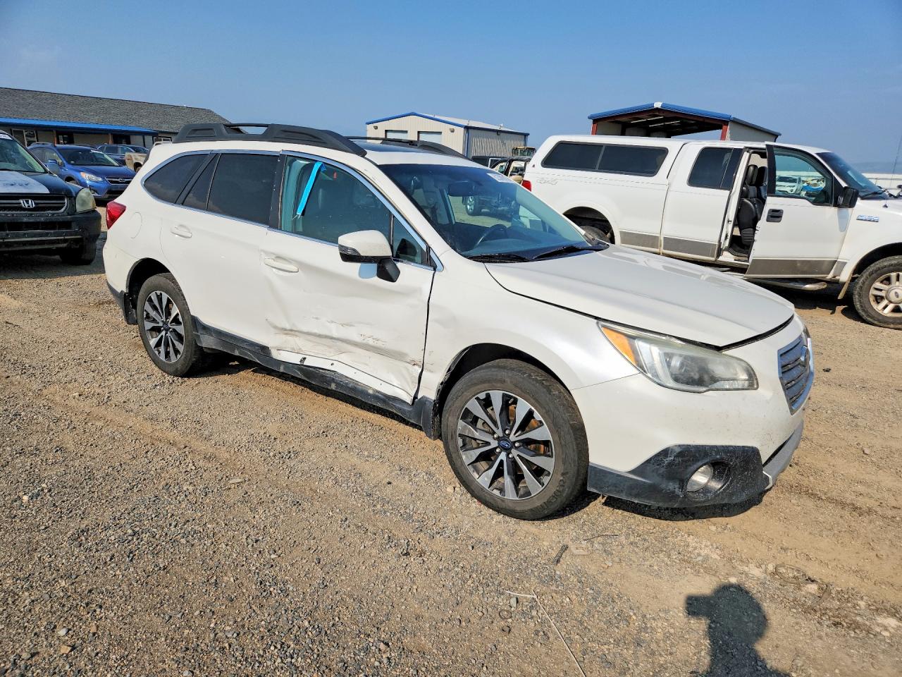2015 Subaru Outback 2.5i Limited White vin: 4S4BSALC3F3307017