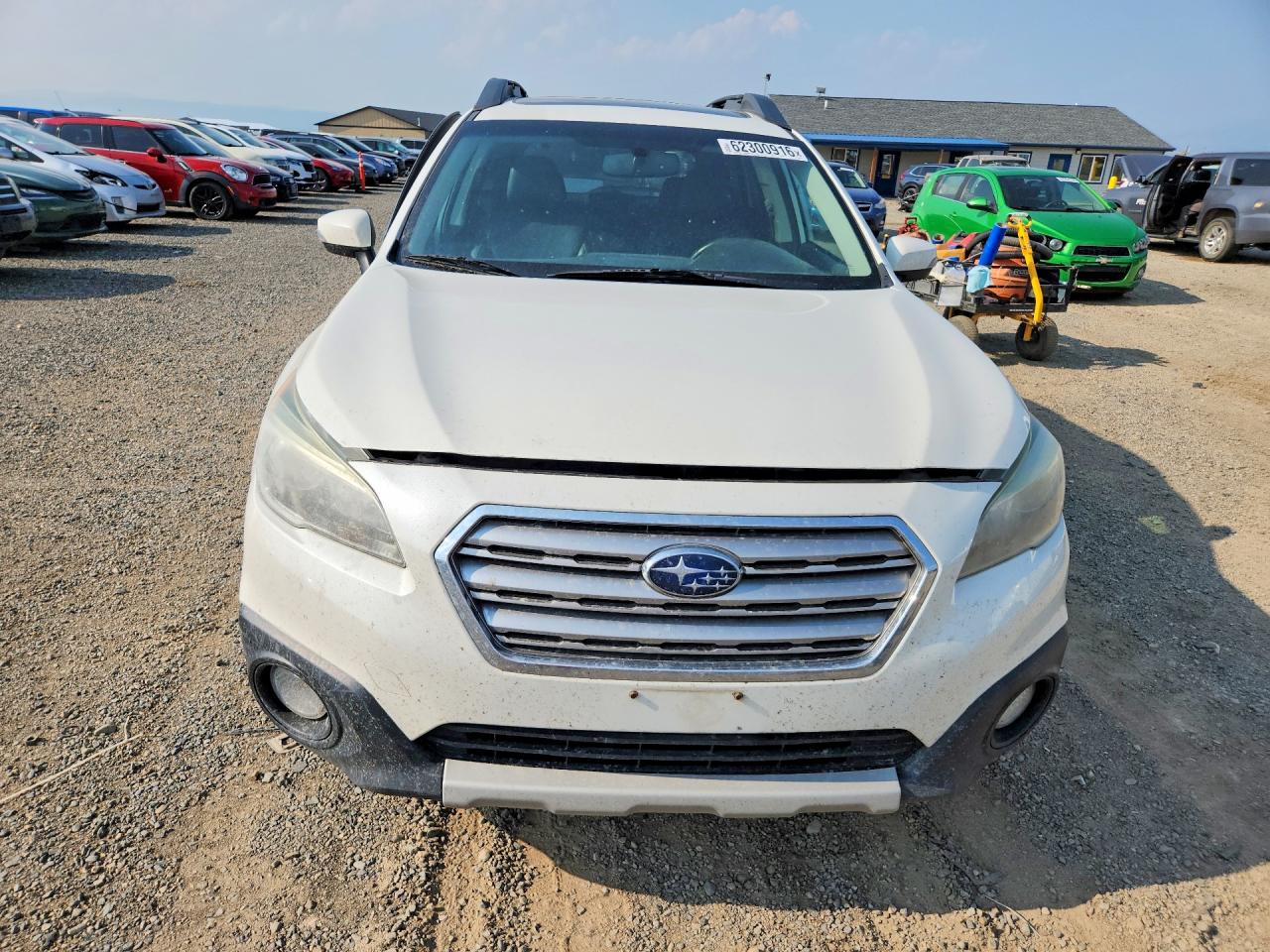 2015 Subaru Outback 2.5i Limited White vin: 4S4BSALC3F3307017