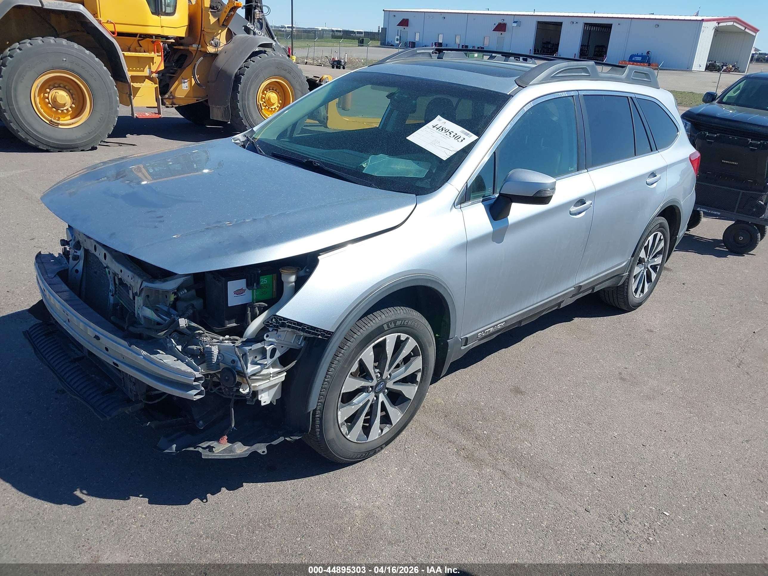 2015 Subaru Outback 2.5i Limited Silver vin: 4S4BSALC4F3250035