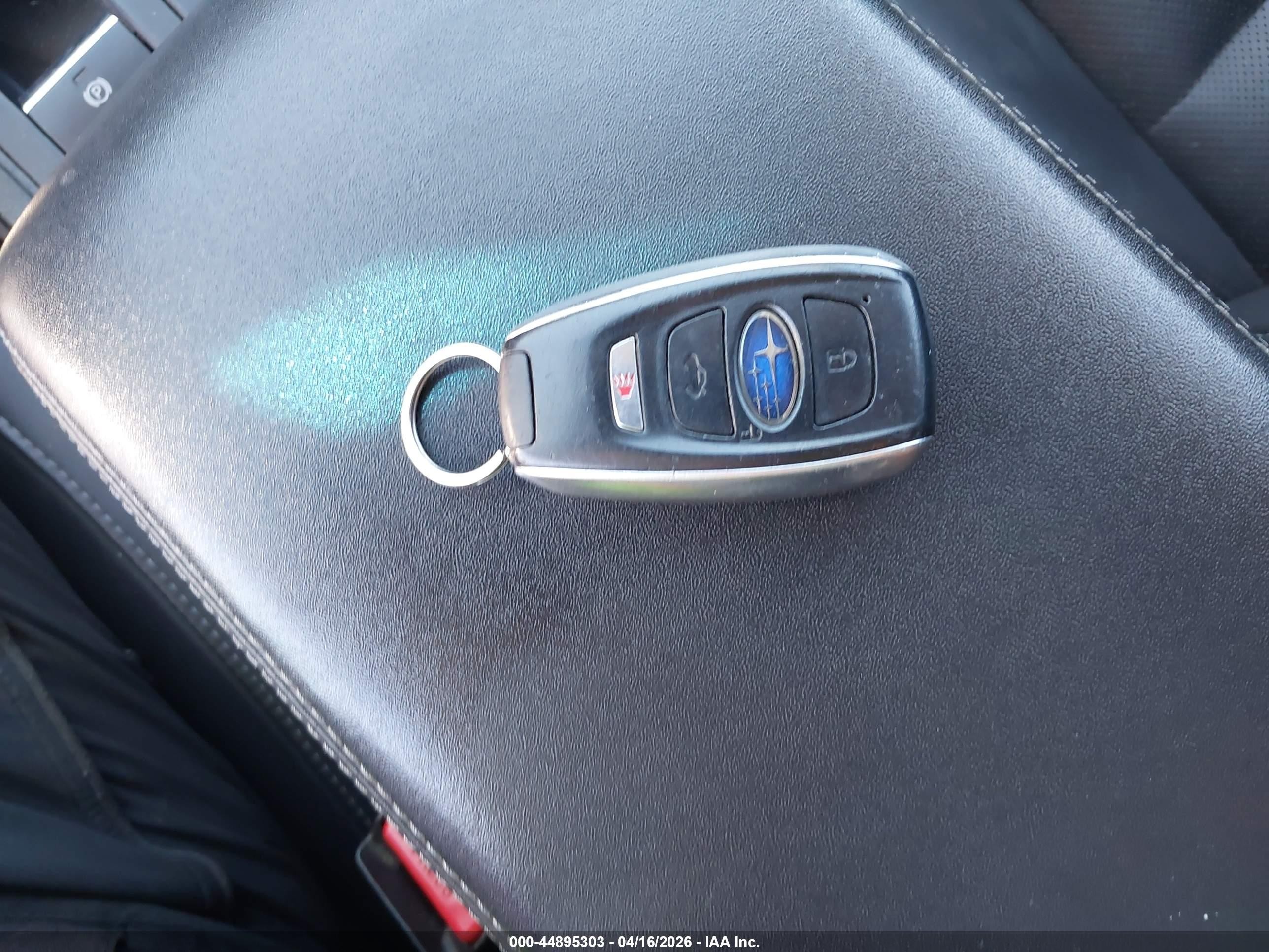 2015 Subaru Outback 2.5i Limited Silver vin: 4S4BSALC4F3250035