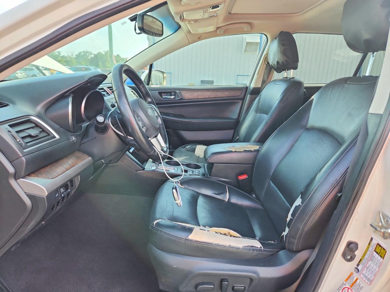 2015 Subaru Outback 2.5i Limited Белый vin: 4S4BSALC4F3326594