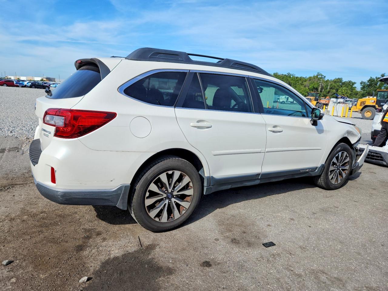 2015 Subaru Outback 2.5i Limited Белый vin: 4S4BSALC4F3326594
