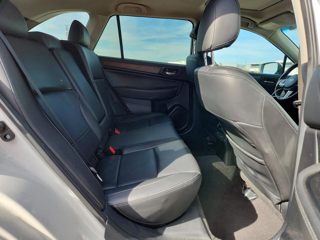 2015 Subaru Outback 2.5i Limited Белый vin: 4S4BSALC4F3326594