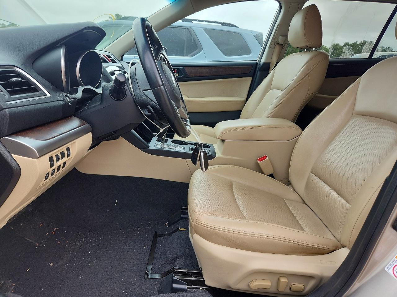 2015 Subaru Outback 2.5i Limited Бежевый vin: 4S4BSALC5F3314809