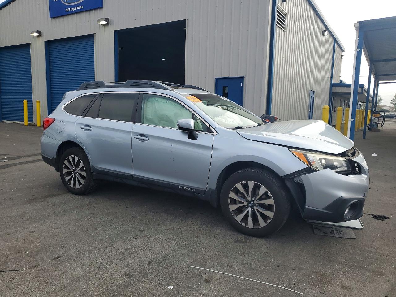 2015 Subaru Outback 2.5i Limited Silver vin: 4S4BSALC6F3203816