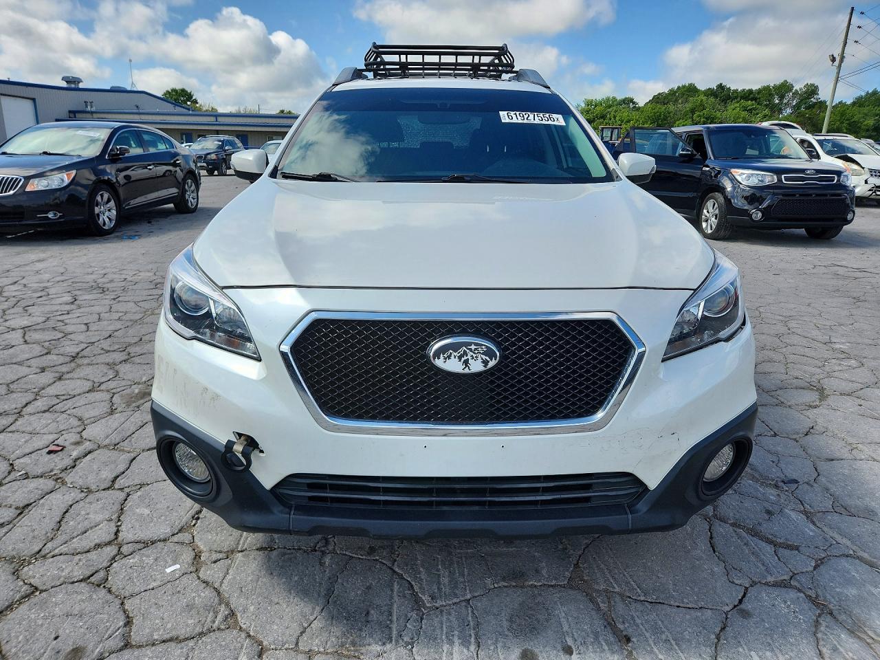 2015 Subaru Outback 2.5i Limited White vin: 4S4BSALC6F3218459
