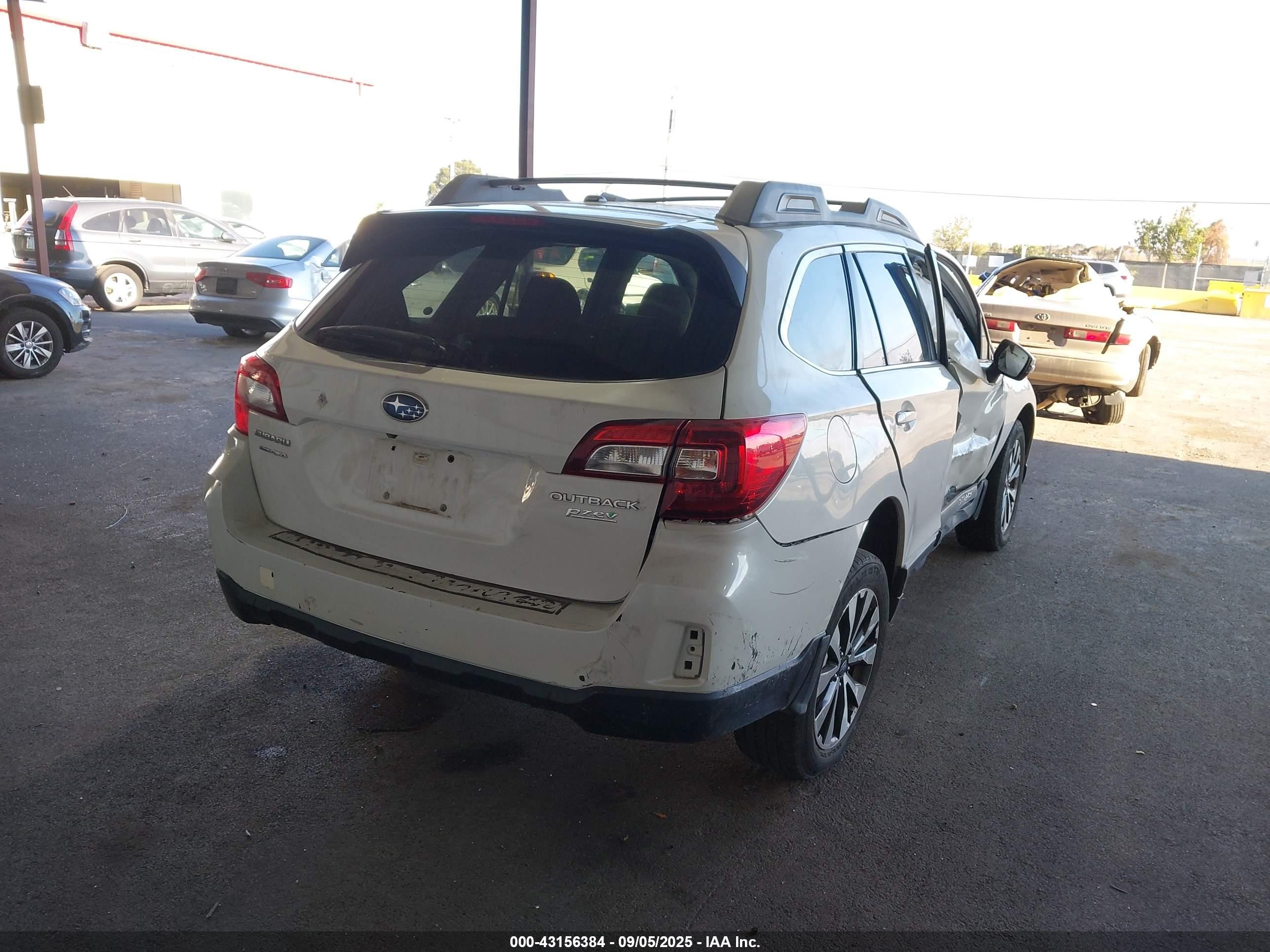 2015 Subaru Outback 2.5i Limited Белый vin: 4S4BSALC6F3259061