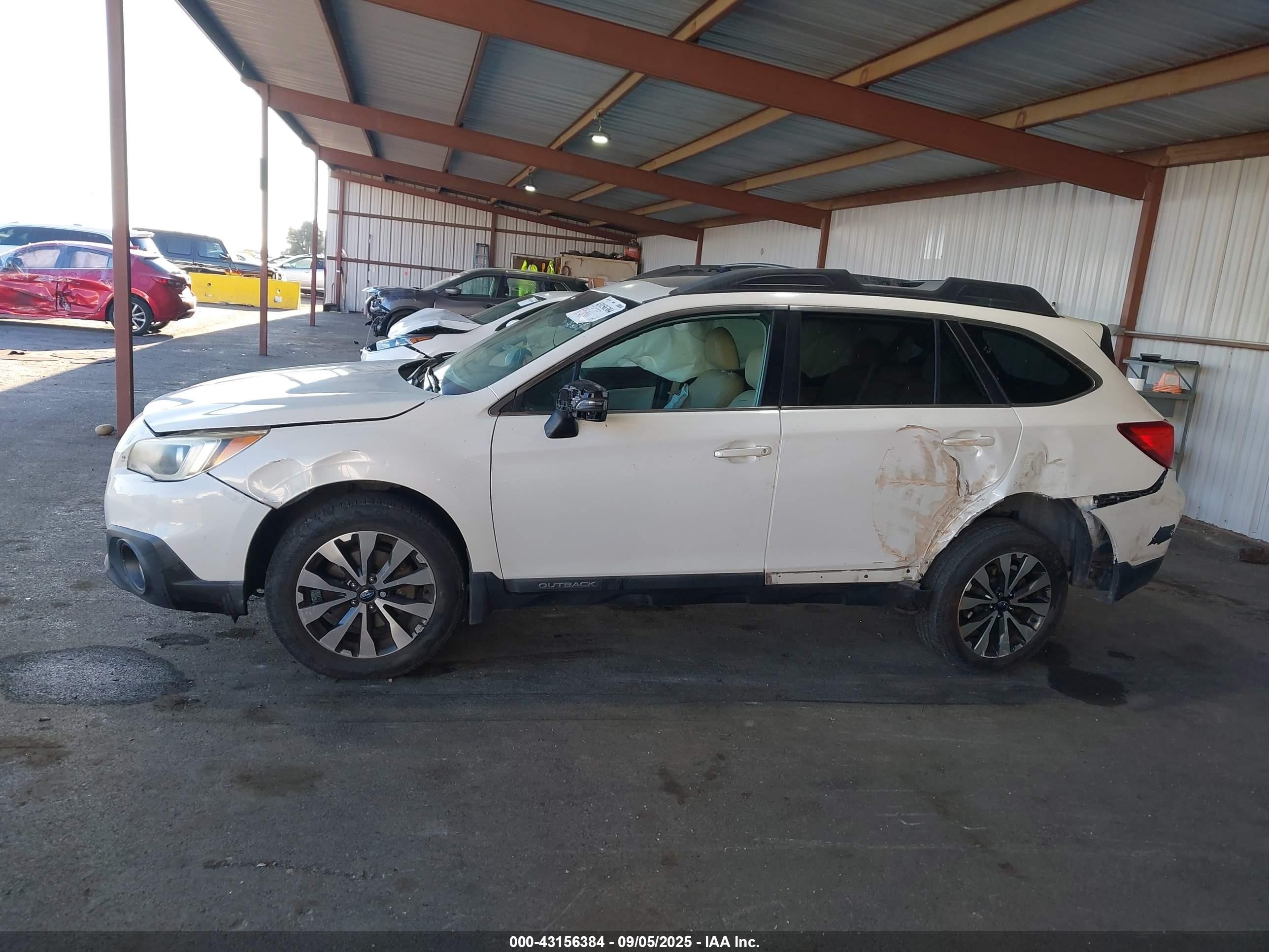 2015 Subaru Outback 2.5i Limited Белый vin: 4S4BSALC6F3259061