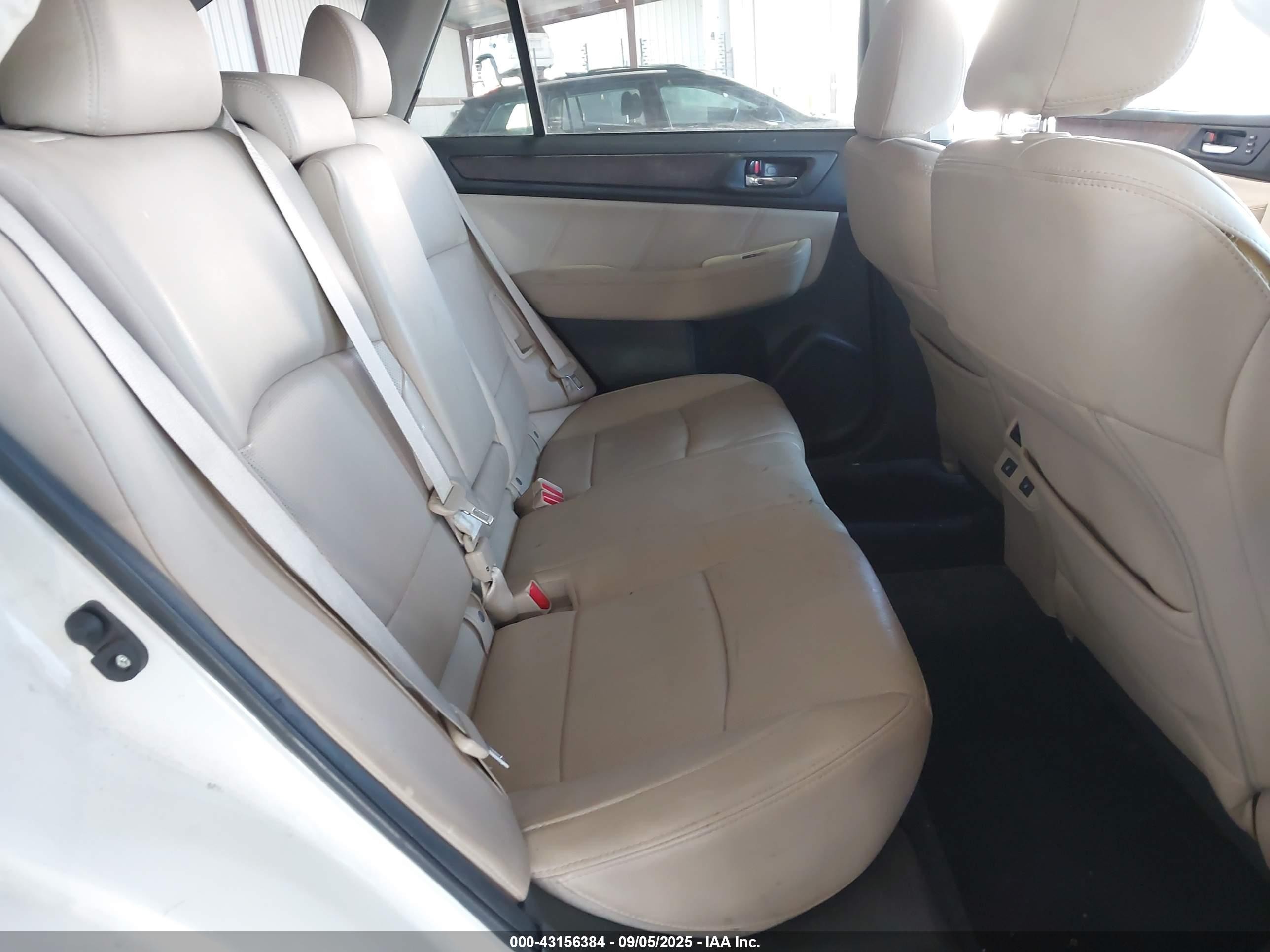 2015 Subaru Outback 2.5i Limited Белый vin: 4S4BSALC6F3259061