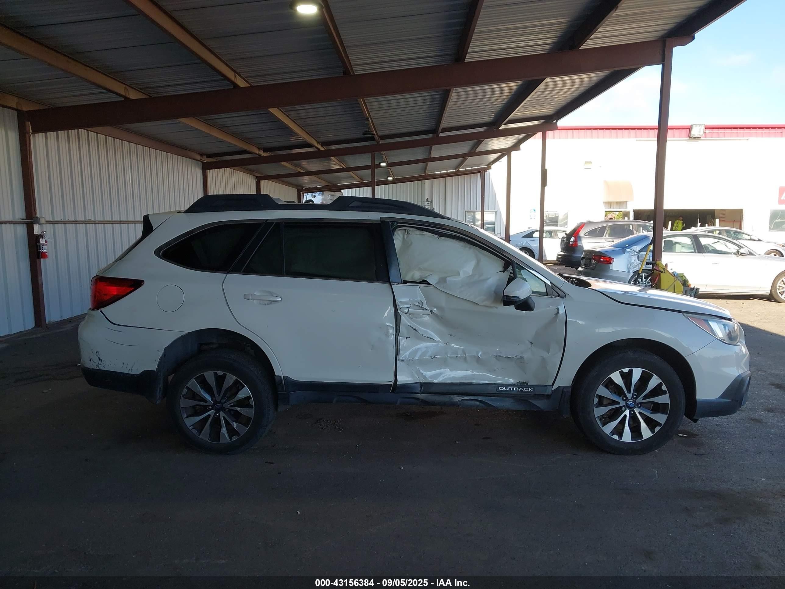 2015 Subaru Outback 2.5i Limited Белый vin: 4S4BSALC6F3259061