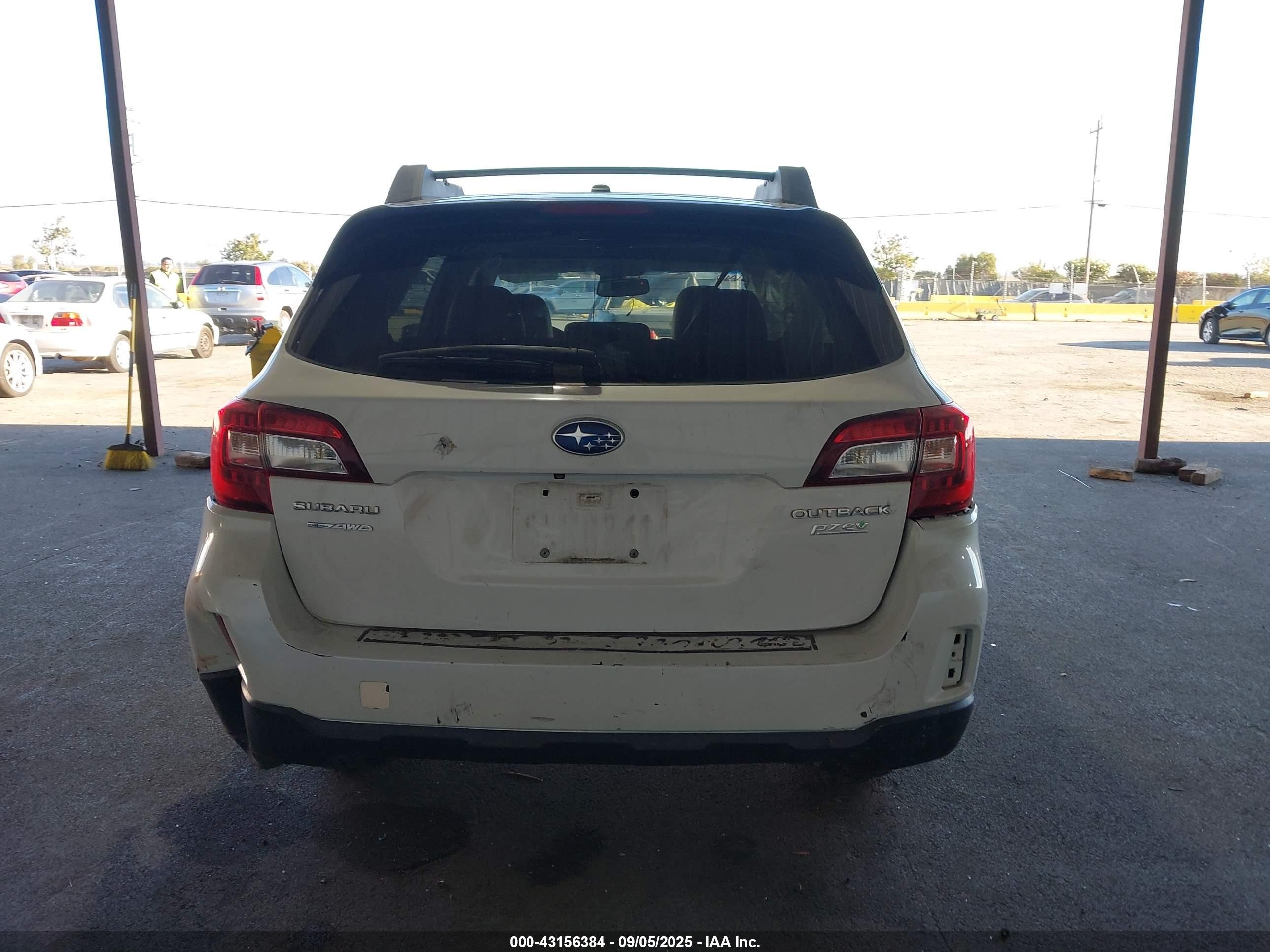 2015 Subaru Outback 2.5i Limited Белый vin: 4S4BSALC6F3259061