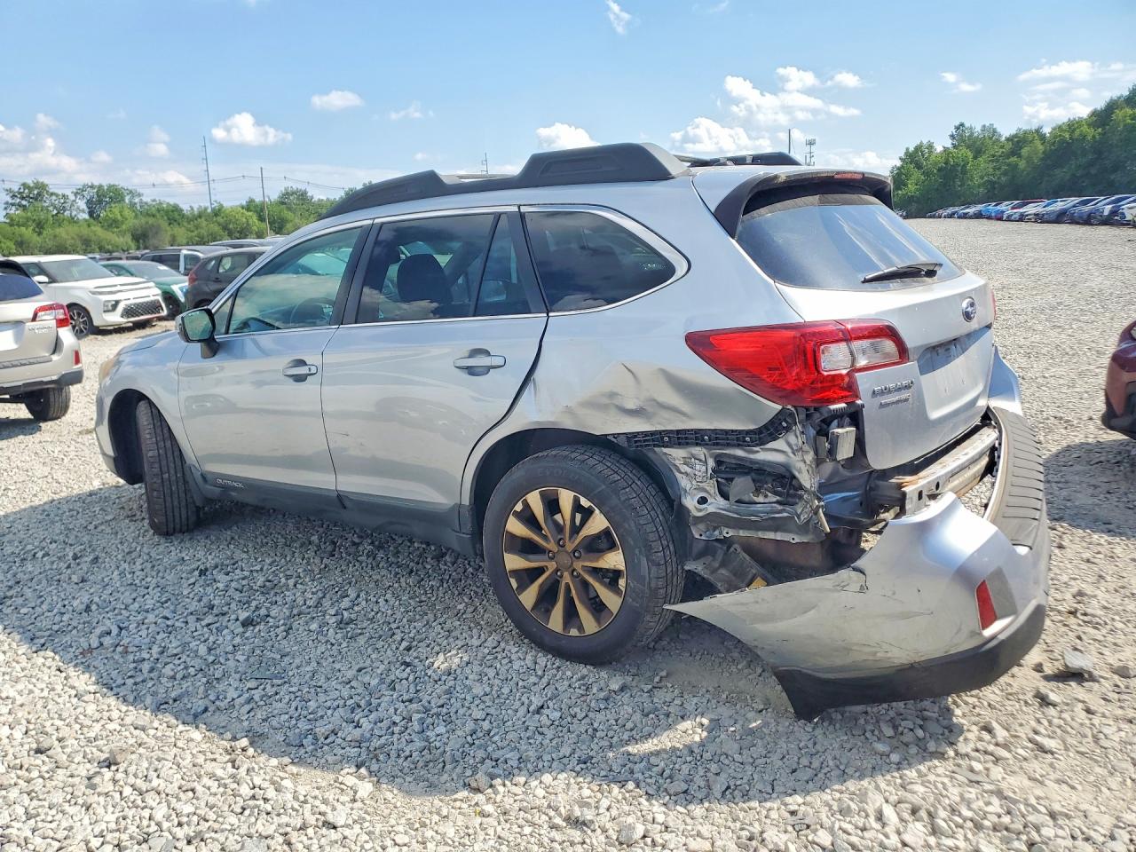 2015 Subaru Outback 2.5i Limited Silver vin: 4S4BSALC6F3273042