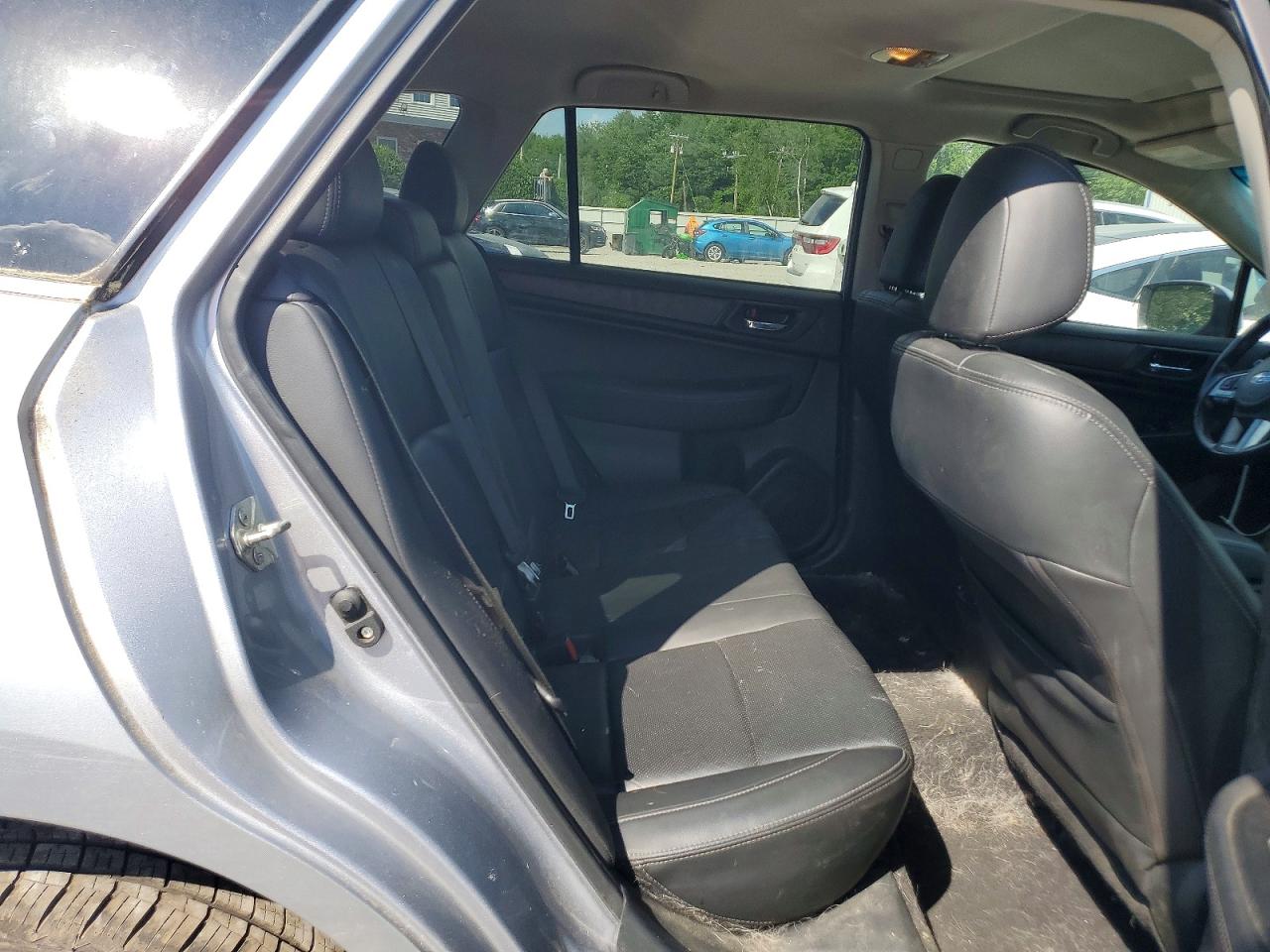 2015 Subaru Outback 2.5i Limited Silver vin: 4S4BSALC6F3273042