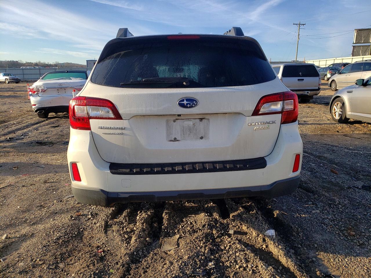 2015 Subaru Outback 2.5i Limited Белый vin: 4S4BSALC6F3314902
