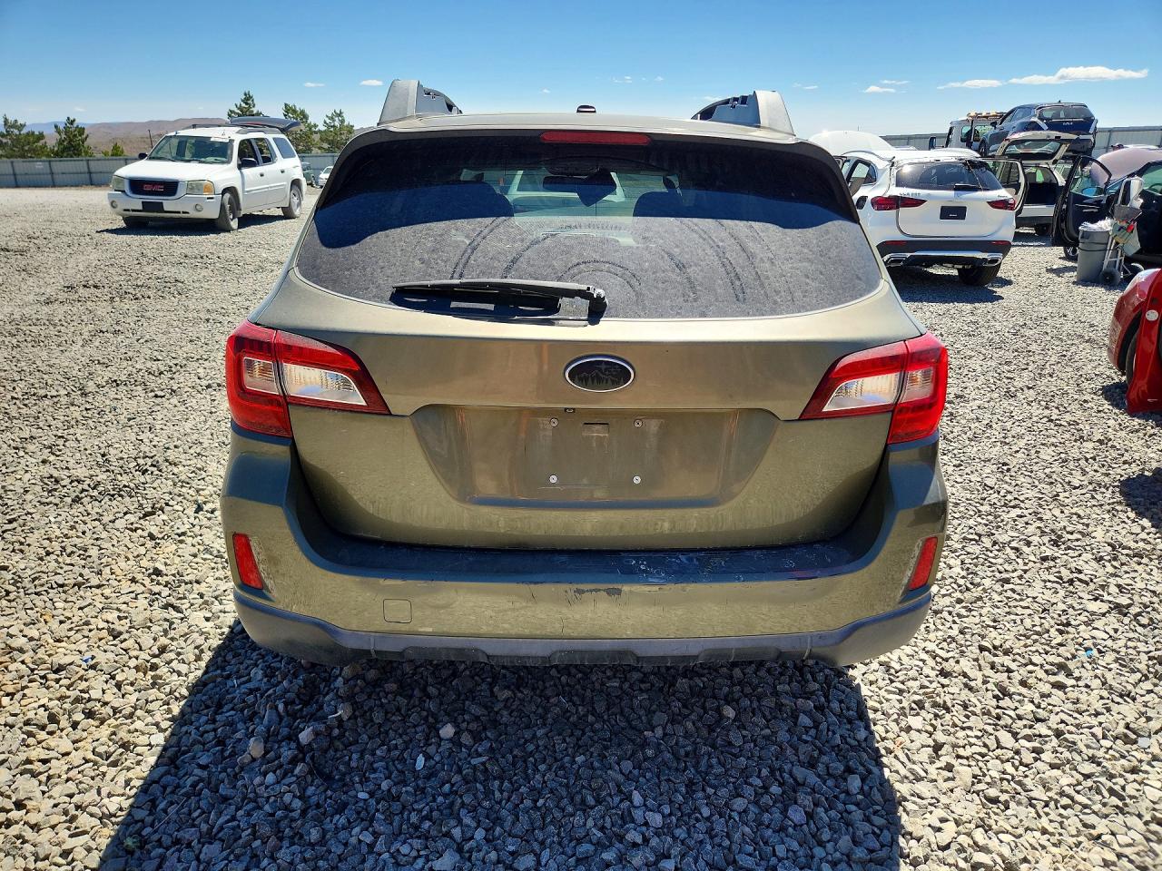 2015 Subaru Outback 2.5i Limited Green vin: 4S4BSALC6F3333319