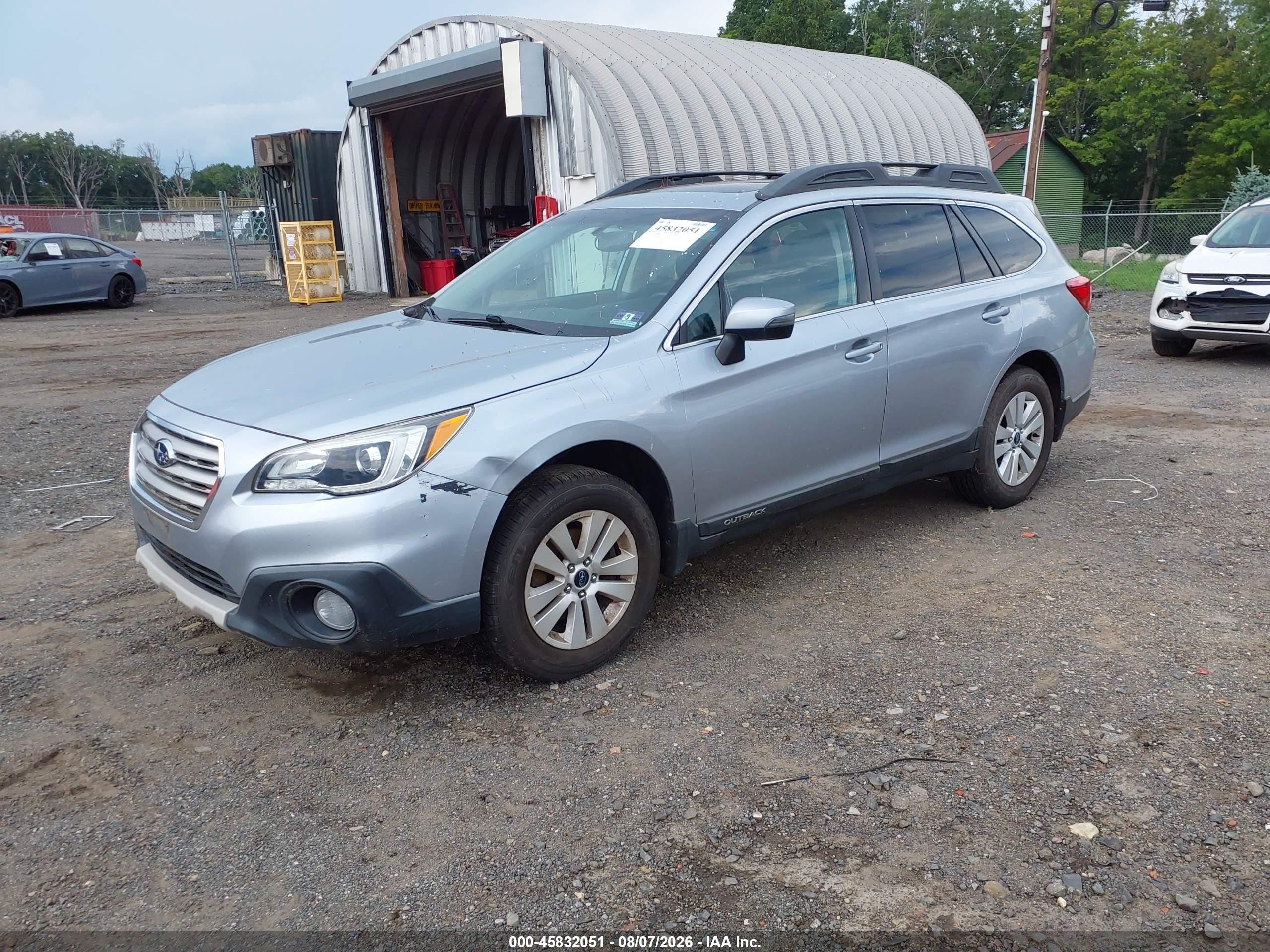2015 Subaru Outback 2.5i Limited Silver vin: 4S4BSALC7F3220687