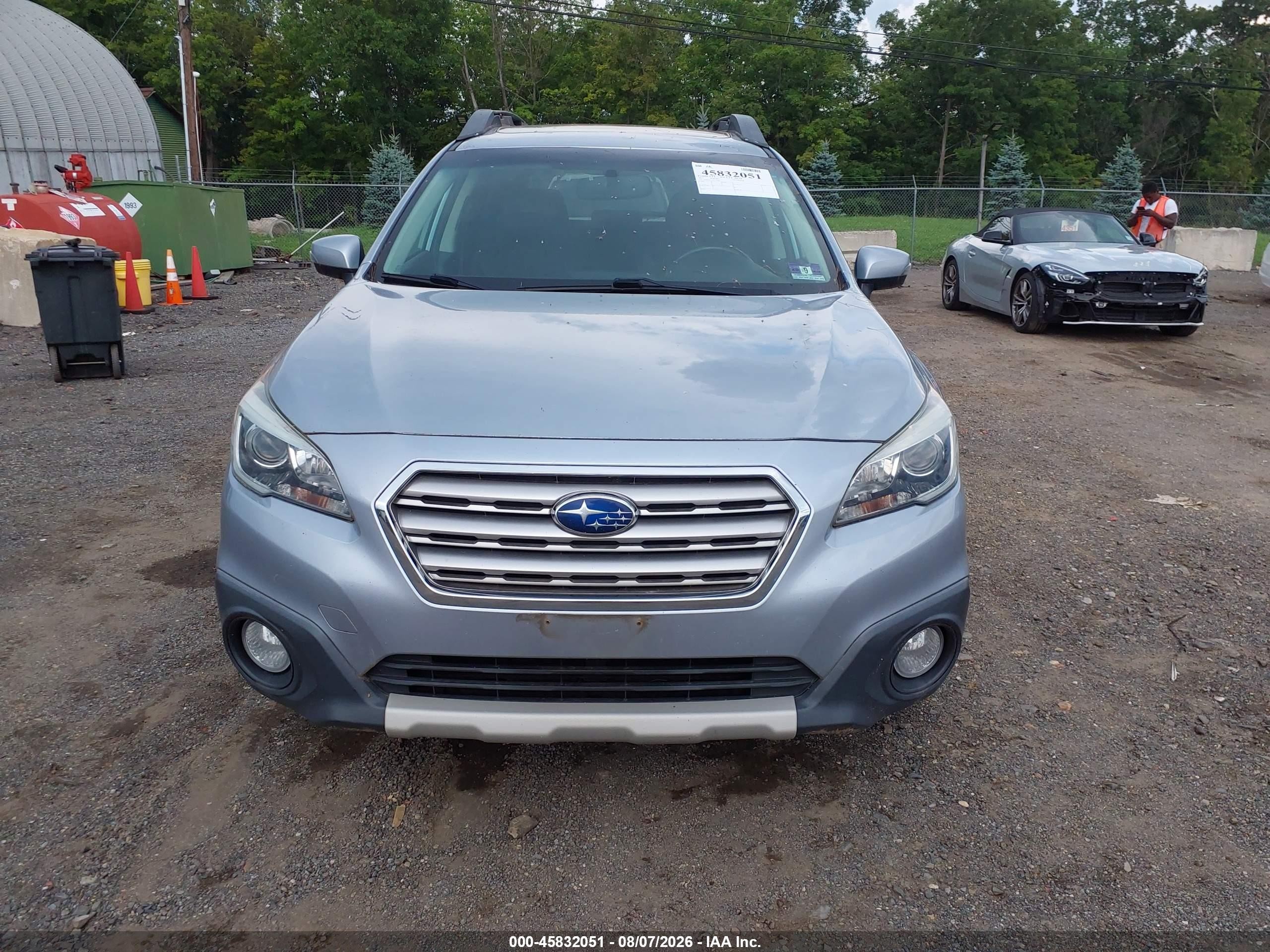 2015 Subaru Outback 2.5i Limited Silver vin: 4S4BSALC7F3220687