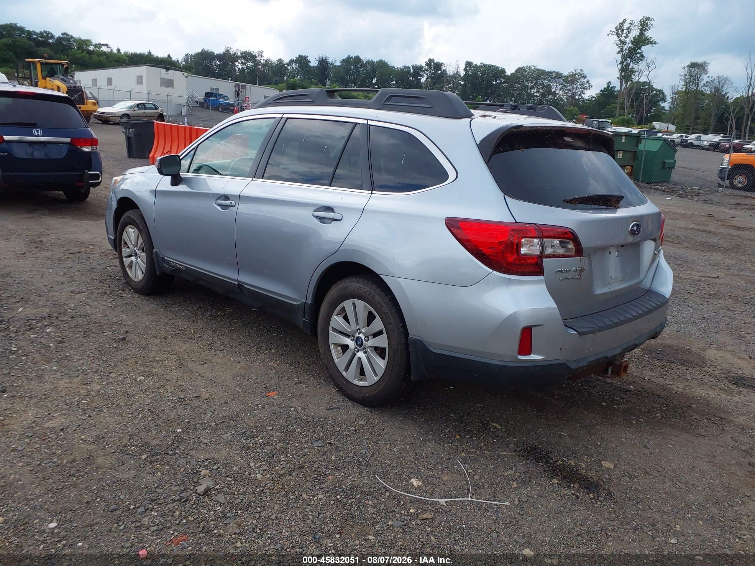 2015 Subaru Outback 2.5i Limited Silver vin: 4S4BSALC7F3220687