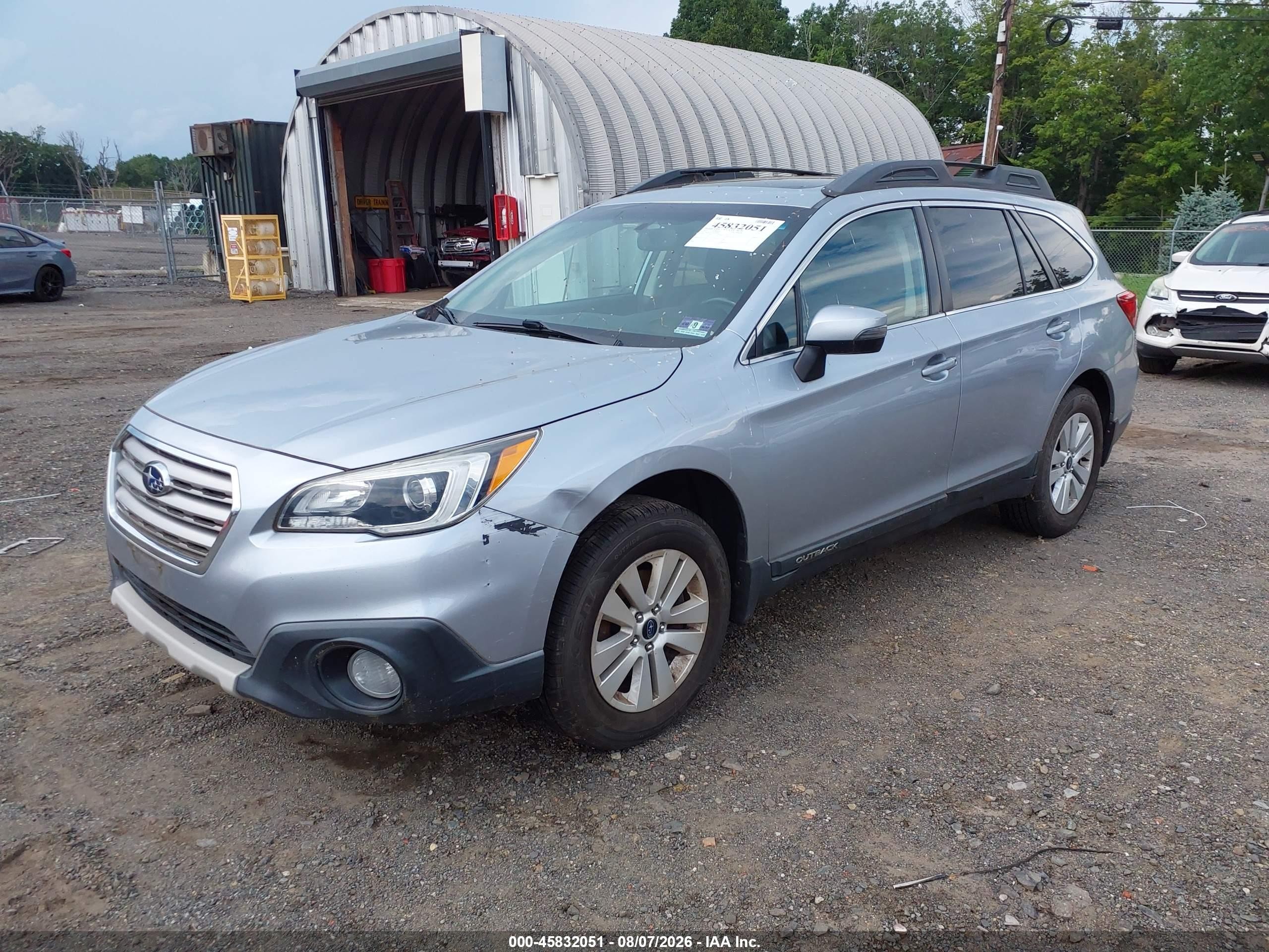 2015 Subaru Outback 2.5i Limited Silver vin: 4S4BSALC7F3220687