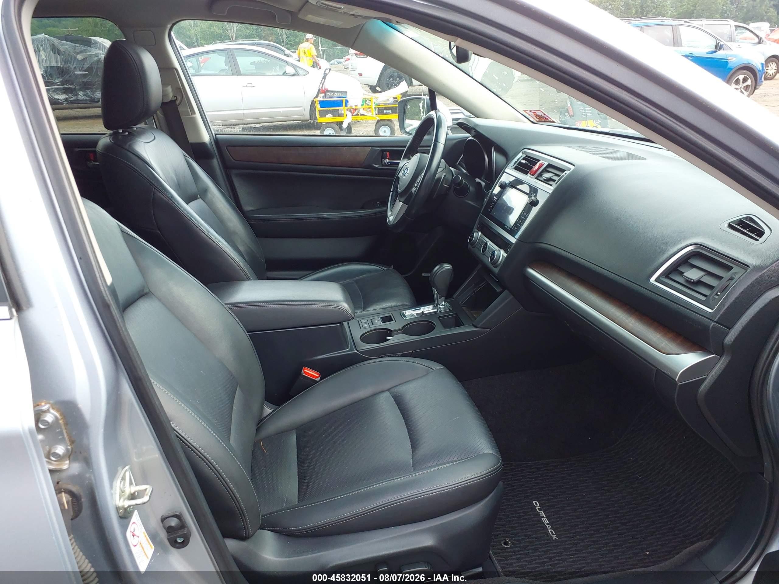 2015 Subaru Outback 2.5i Limited Silver vin: 4S4BSALC7F3220687