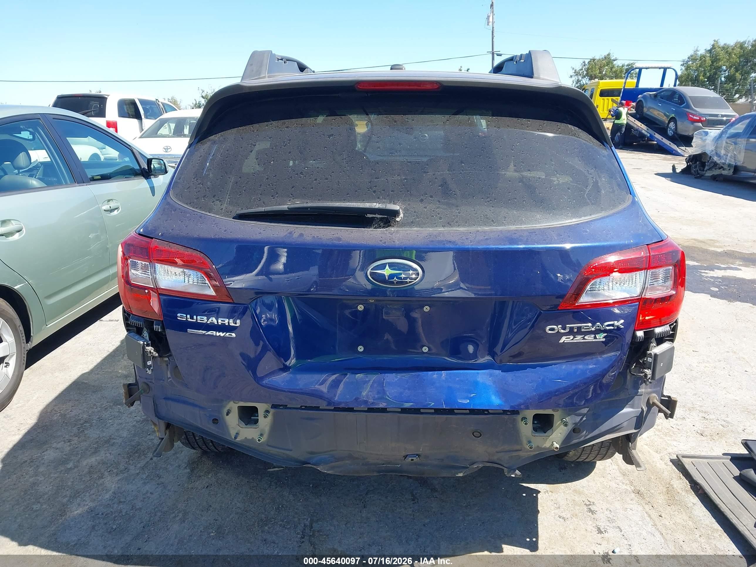 2015 Subaru Outback 2.5i Limited Blue vin: 4S4BSALC7F3324547