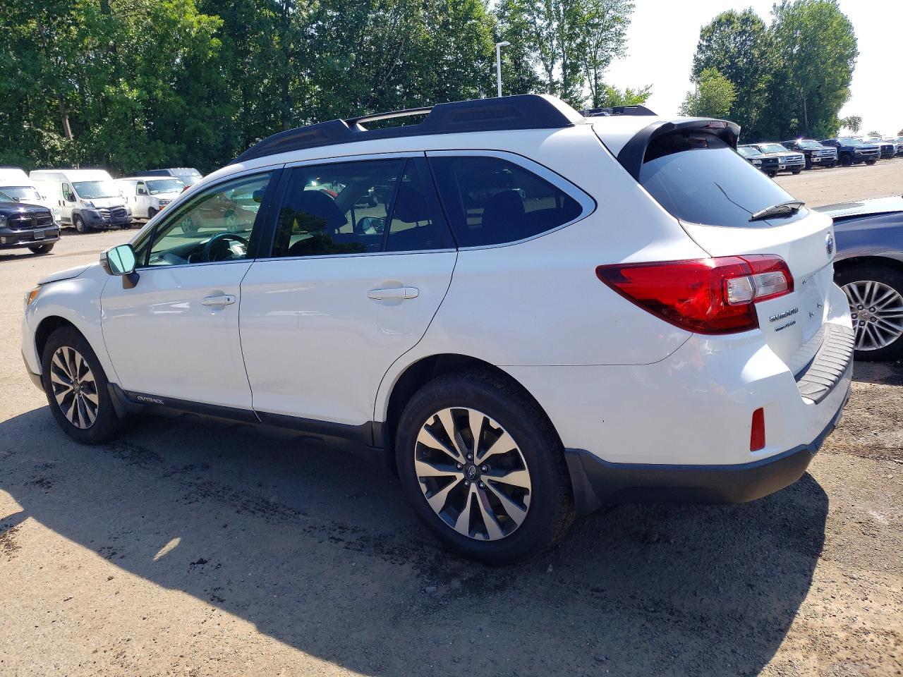 2015 Subaru Outback 2.5i Limited Белый vin: 4S4BSALC9F3216088