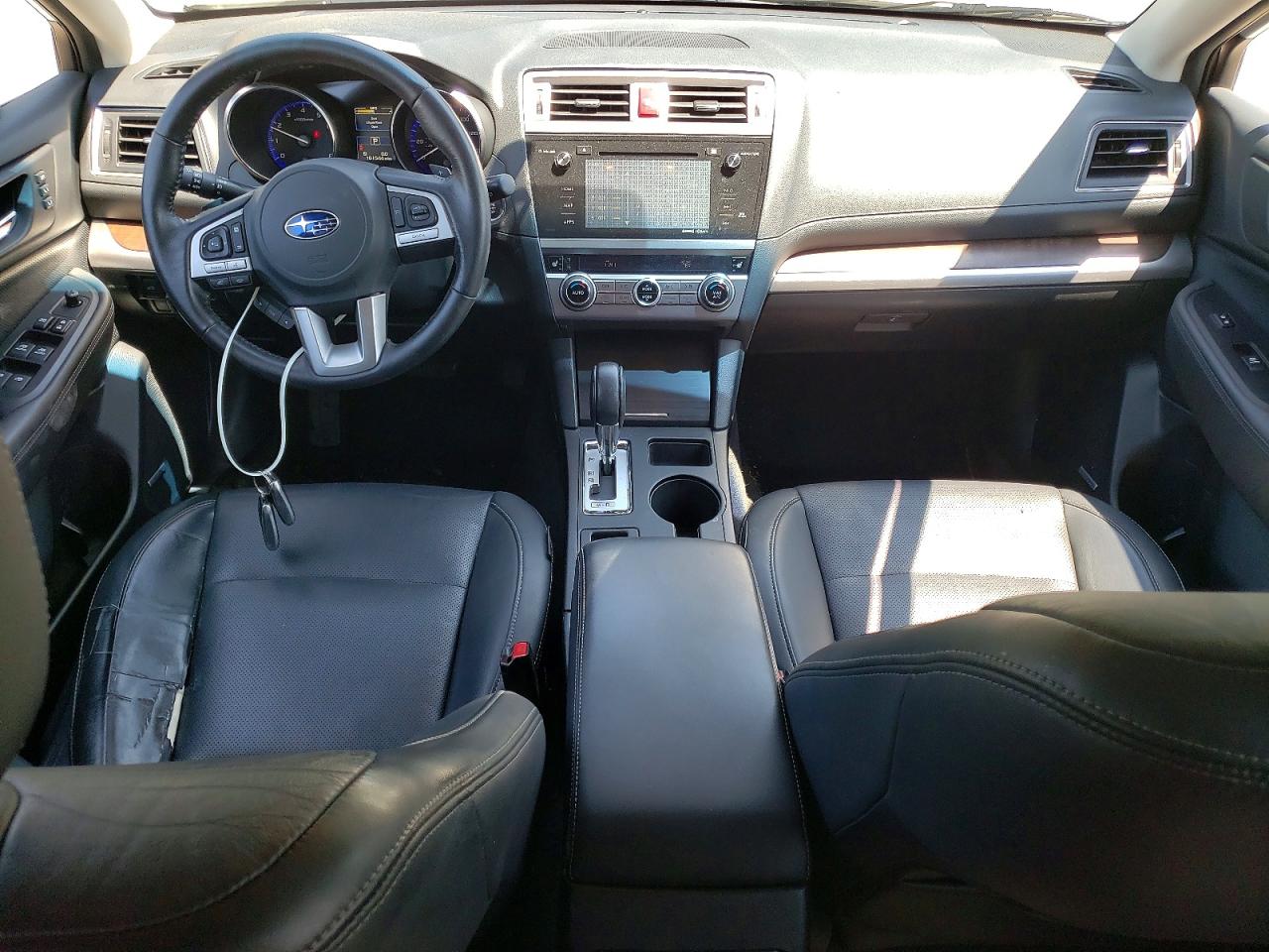 2015 Subaru Outback 2.5i Limited Белый vin: 4S4BSALC9F3216088