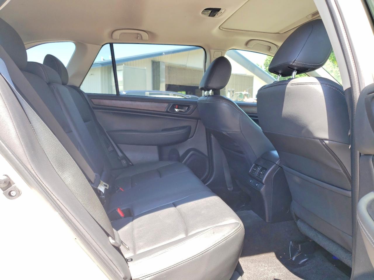 2015 Subaru Outback 2.5i Limited Белый vin: 4S4BSALC9F3216088