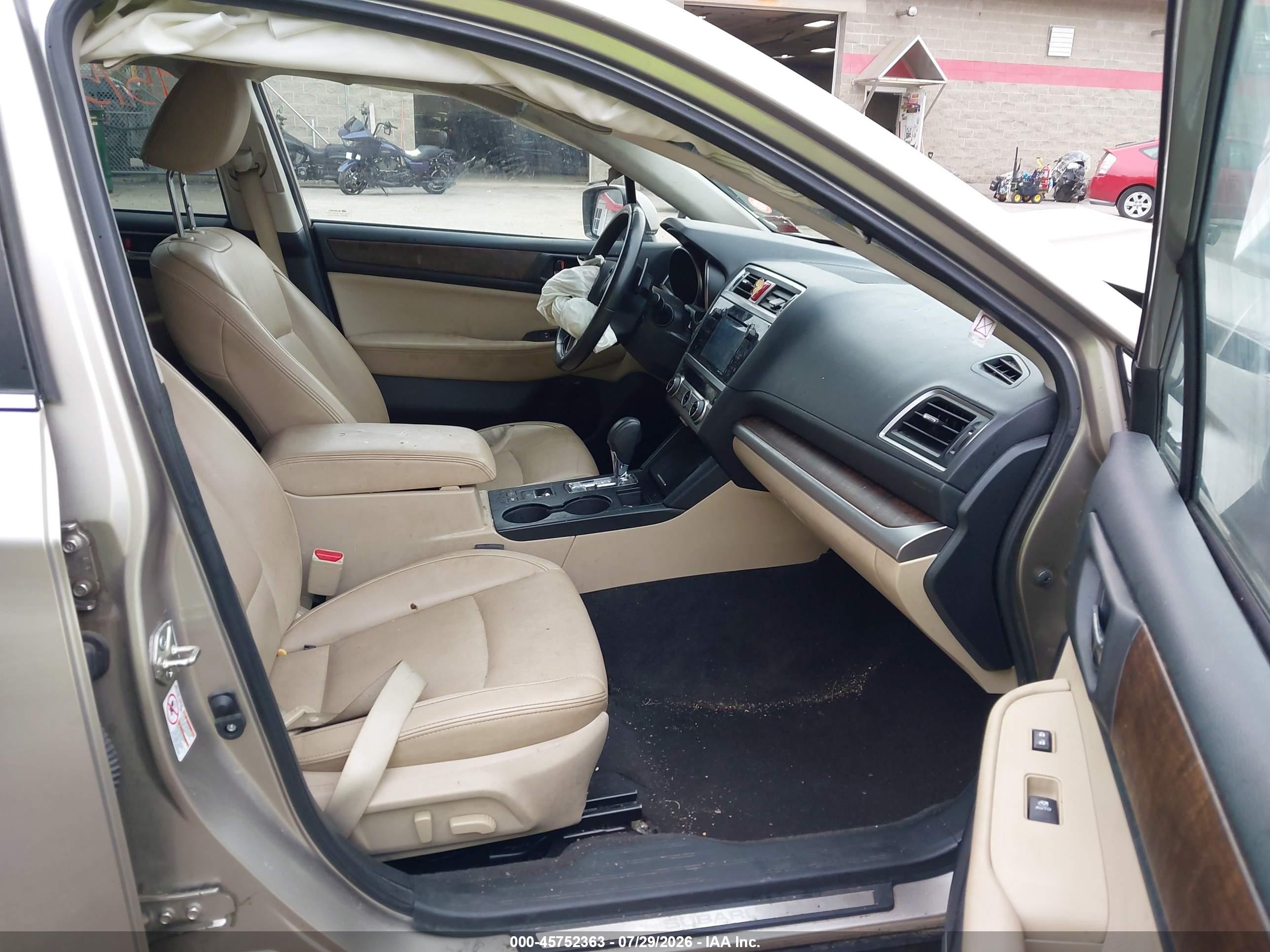 2015 Subaru Outback 2.5i Limited Tan vin: 4S4BSALCXF3219632