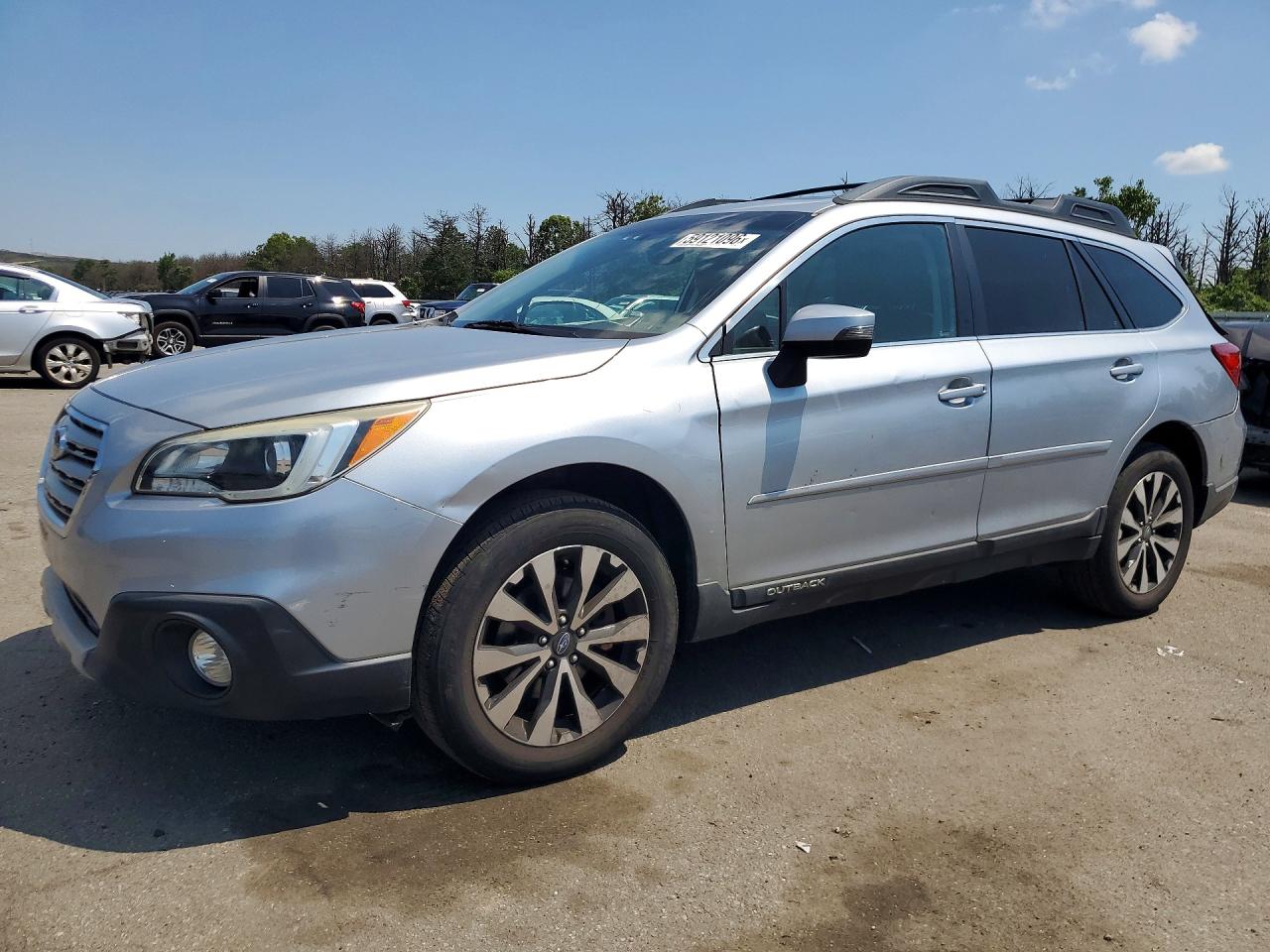 2015 Subaru Outback 2.5i Limited Silver vin: 4S4BSALCXF3284528