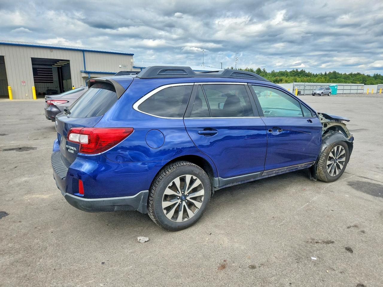 2015 Subaru Outback 2.5i Limited Blue vin: 4S4BSANC0F3285975