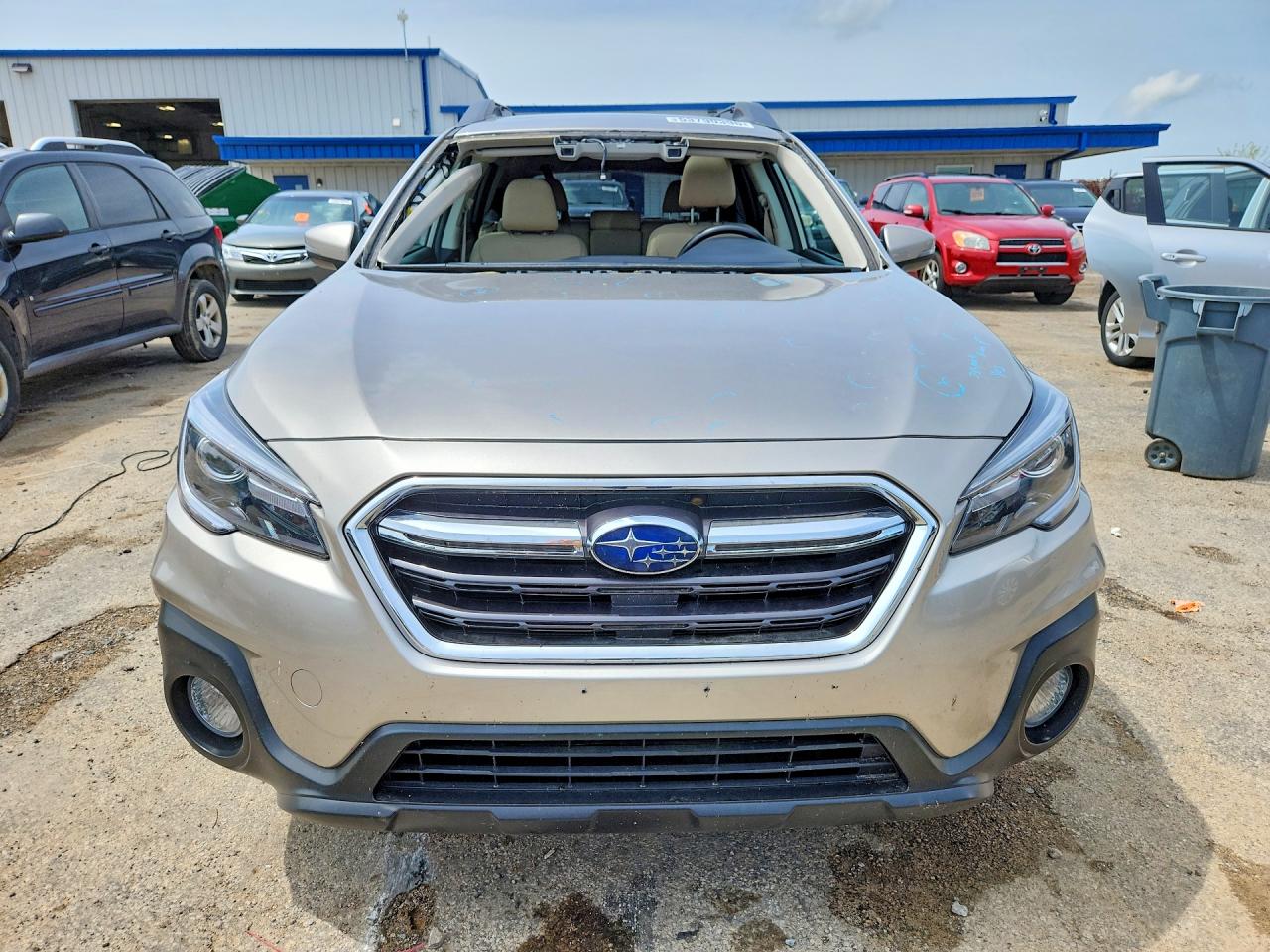 2018 Subaru Outback 2.5i Limited Beige vin: 4S4BSANC0J3311936