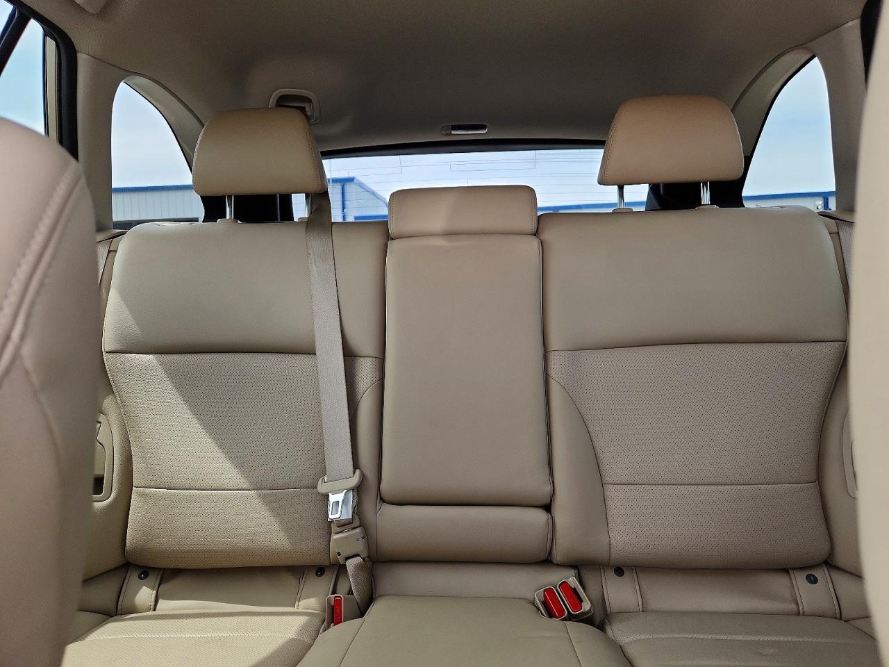 2018 Subaru Outback 2.5i Limited Beige vin: 4S4BSANC0J3311936