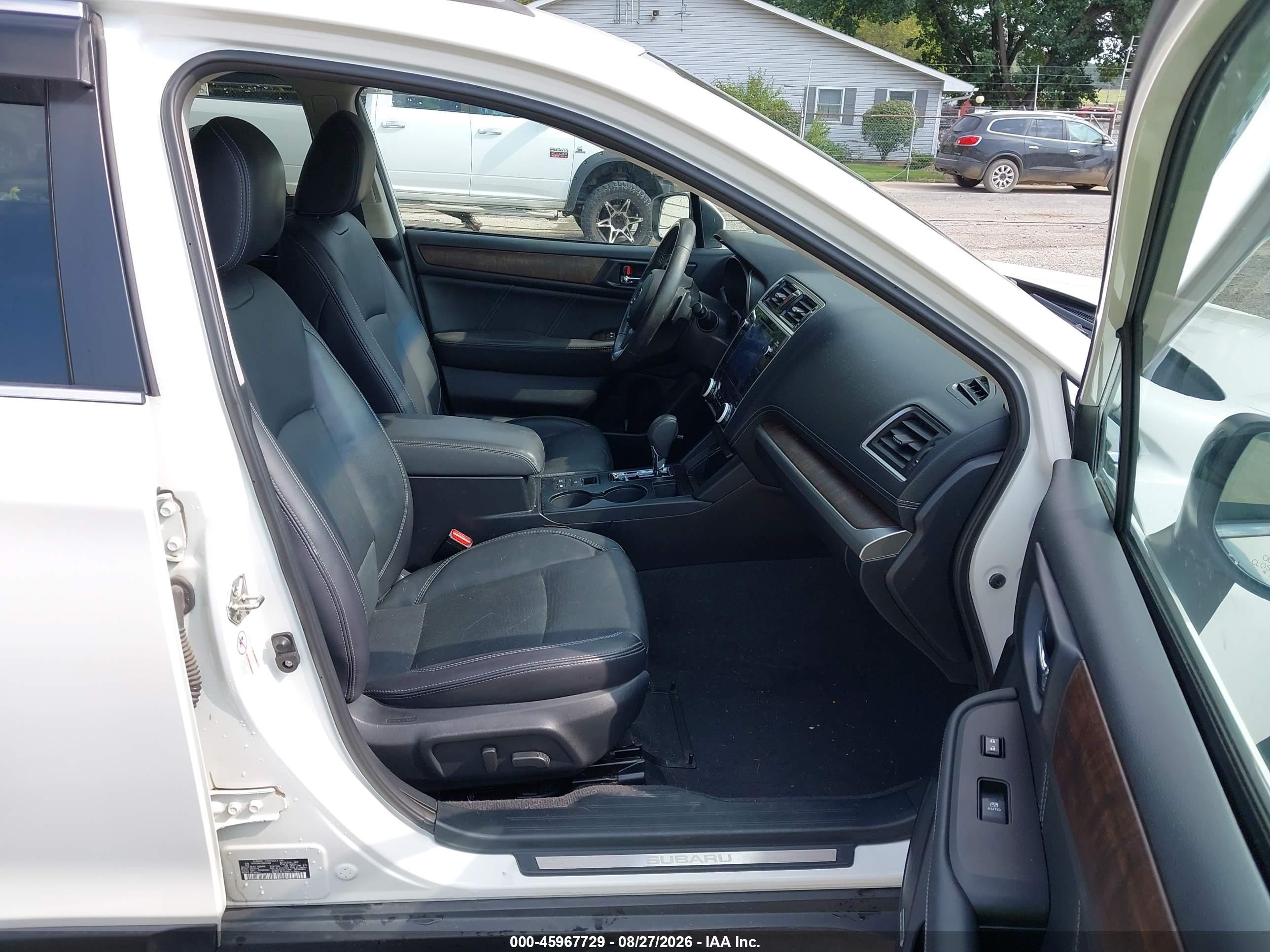 2018 Subaru Outback 2.5i Limited White vin: 4S4BSANC0J3340420