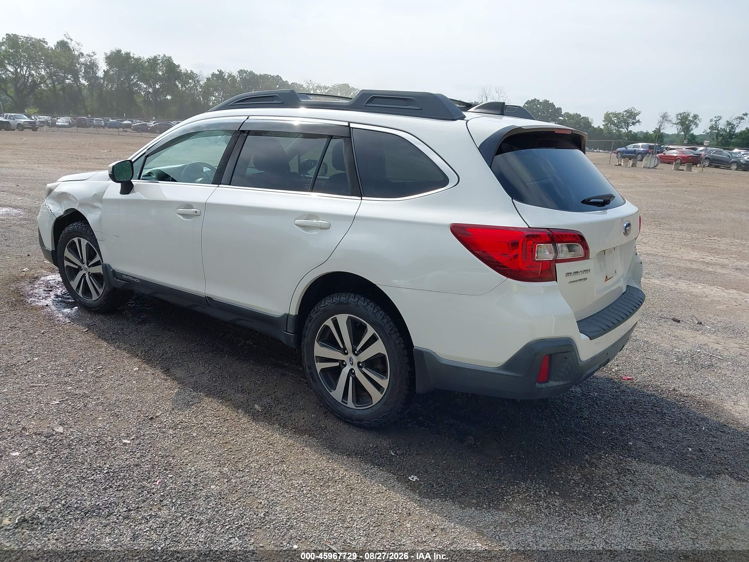 2018 Subaru Outback 2.5i Limited White vin: 4S4BSANC0J3340420
