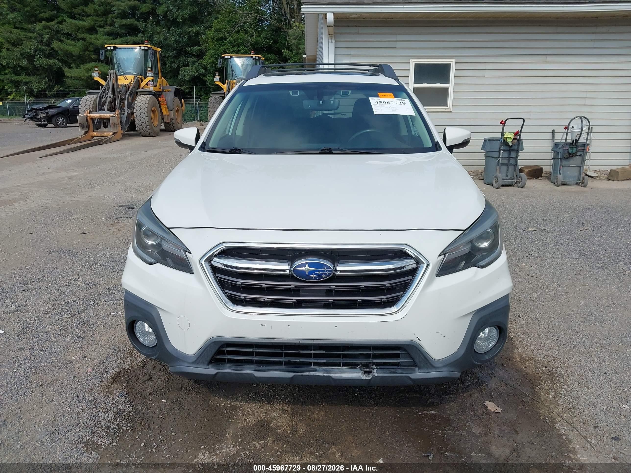2018 Subaru Outback 2.5i Limited White vin: 4S4BSANC0J3340420