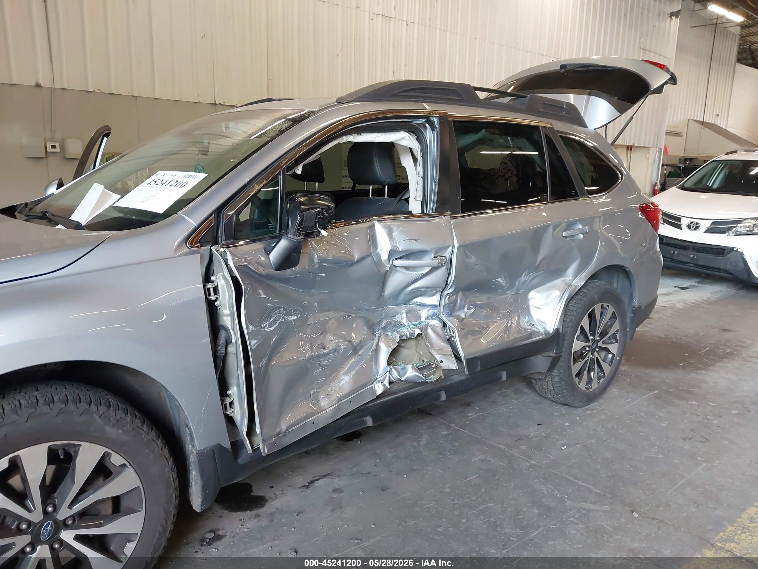 2015 Subaru Outback 2.5i Limited Gray vin: 4S4BSANC1F3290599