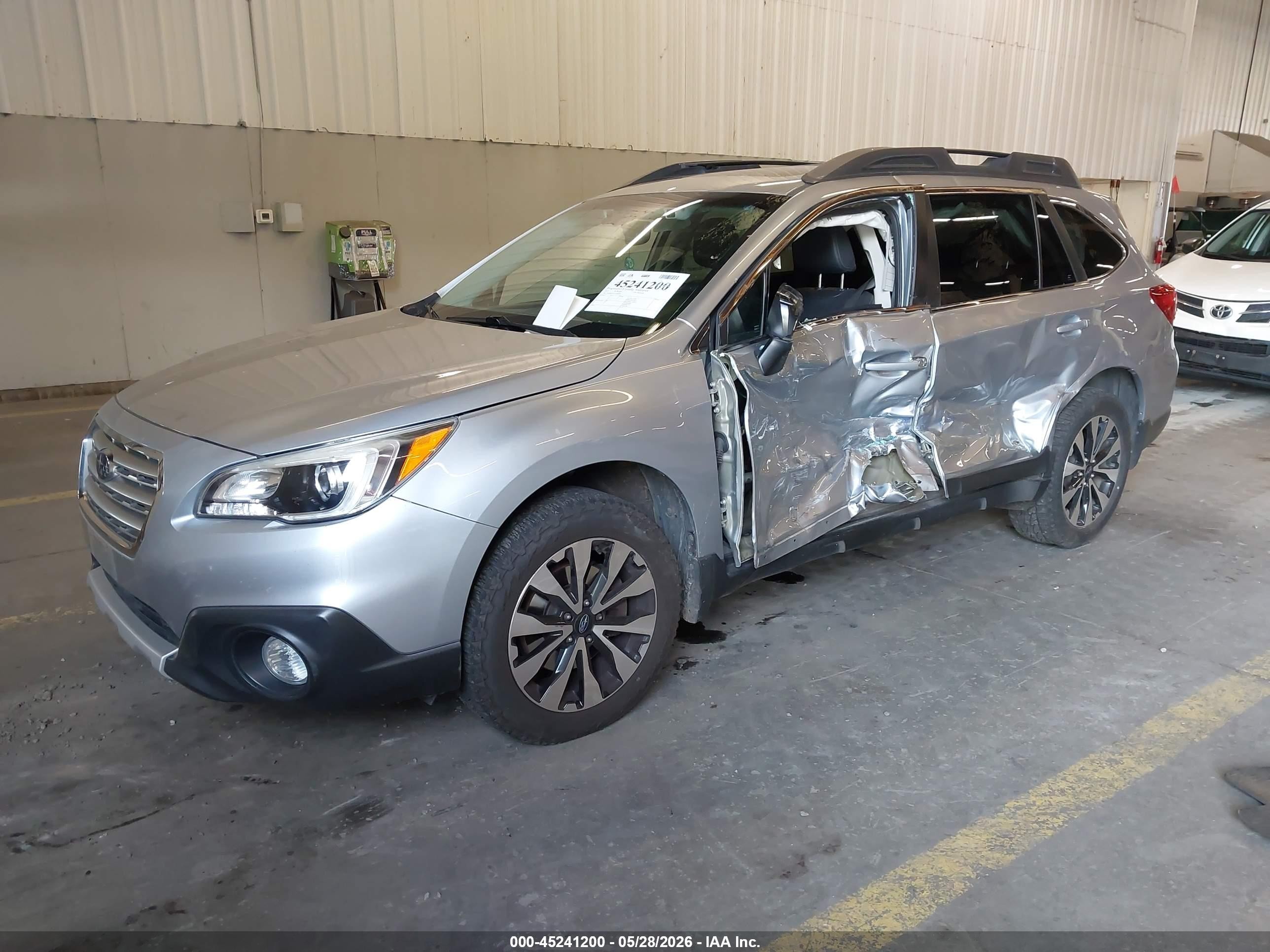2015 Subaru Outback 2.5i Limited Gray vin: 4S4BSANC1F3290599