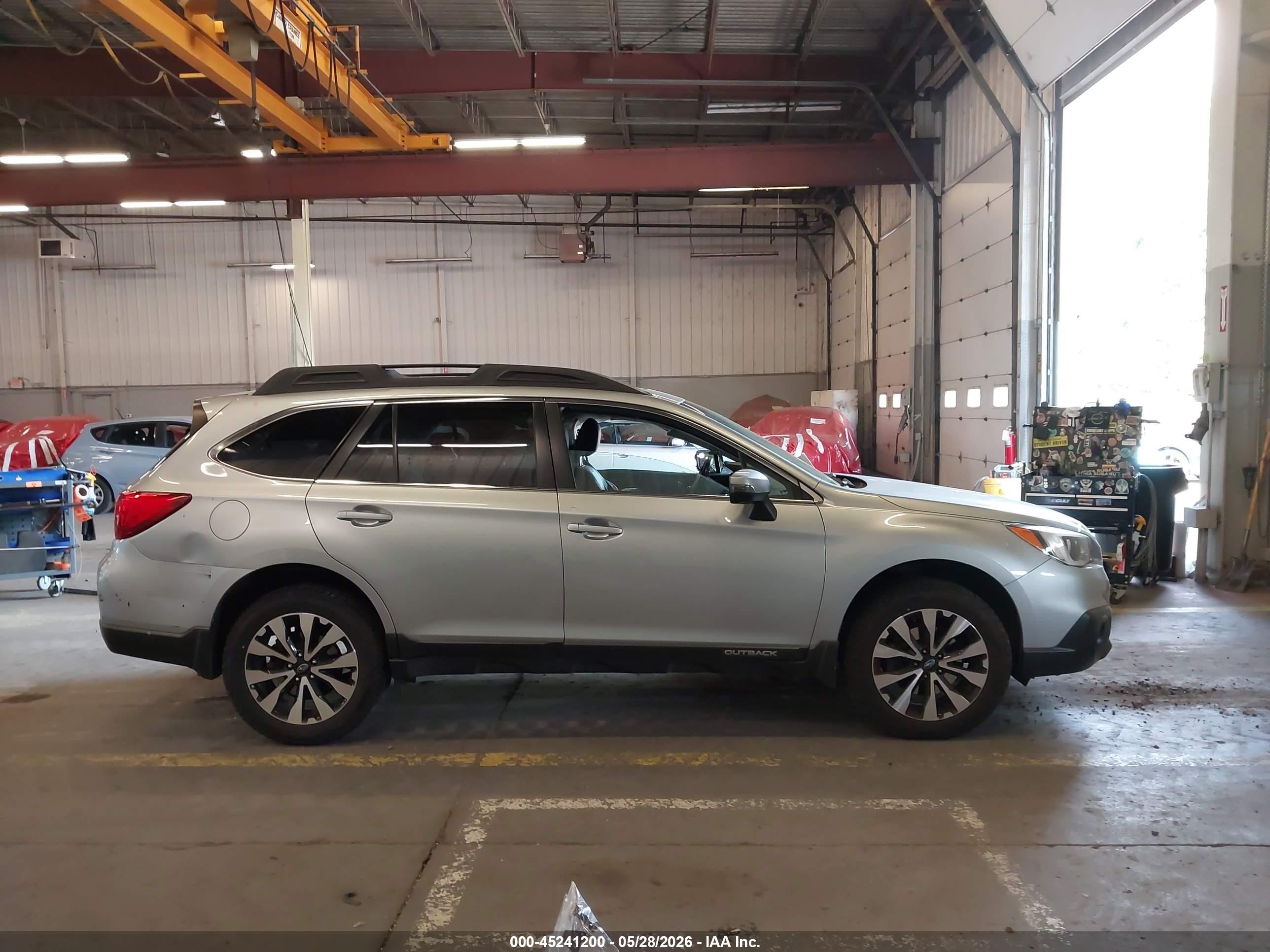 2015 Subaru Outback 2.5i Limited Gray vin: 4S4BSANC1F3290599