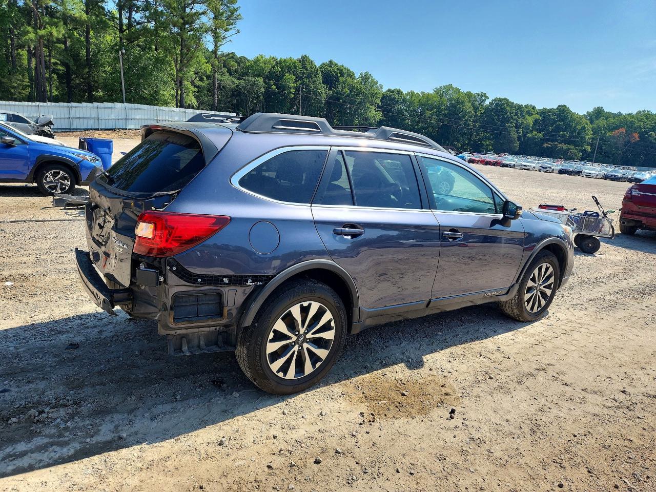 2015 Subaru Outback 2.5i Limited Gray vin: 4S4BSANC1F3318028