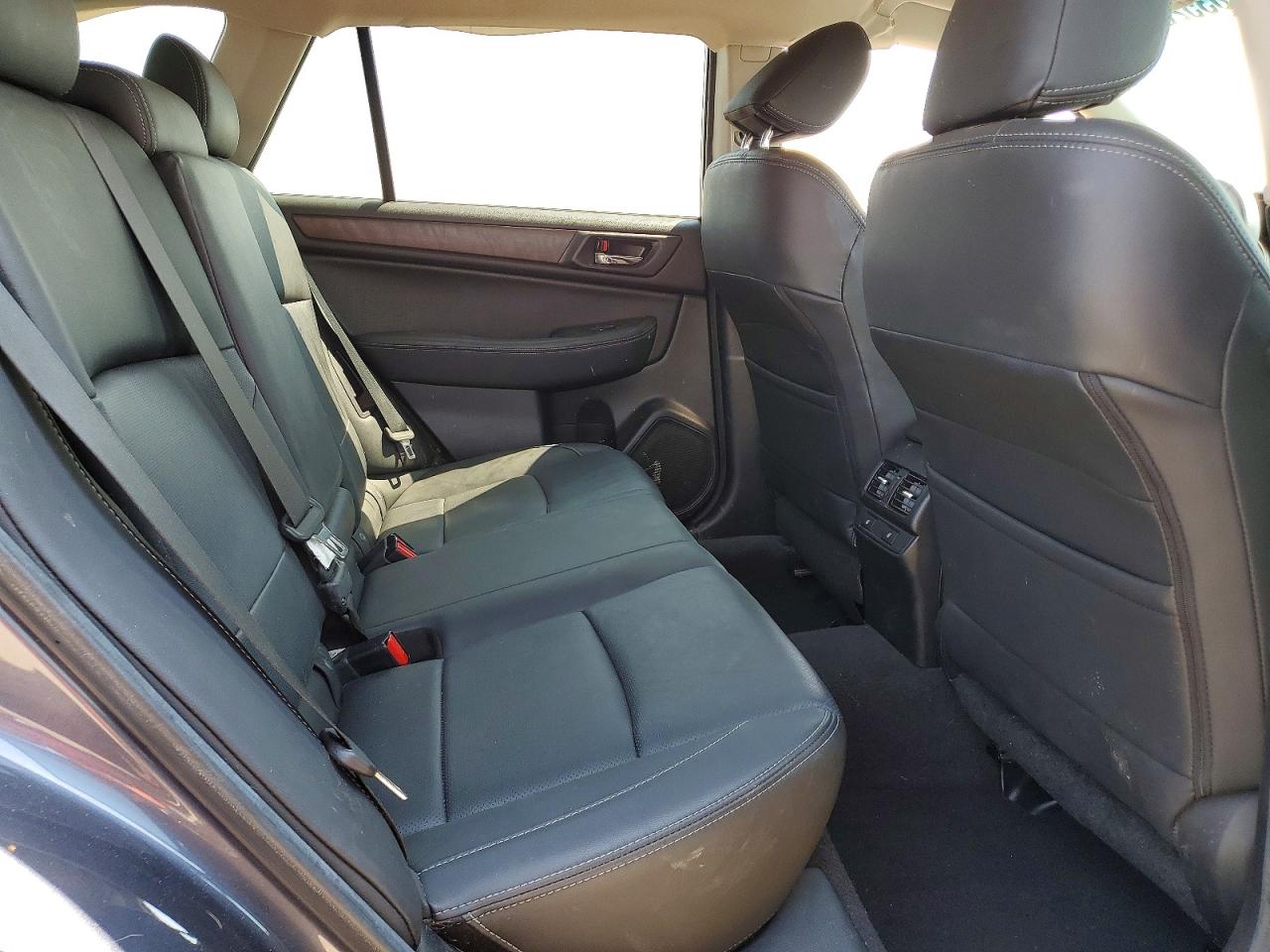 2015 Subaru Outback 2.5i Limited Blue vin: 4S4BSANC1F3329367