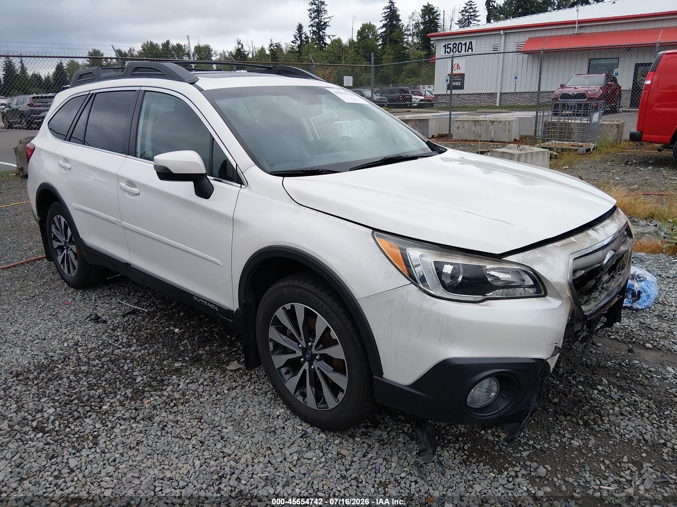 2015 Subaru Outback 2.5i Limited Белый vin: 4S4BSANC2F3264366