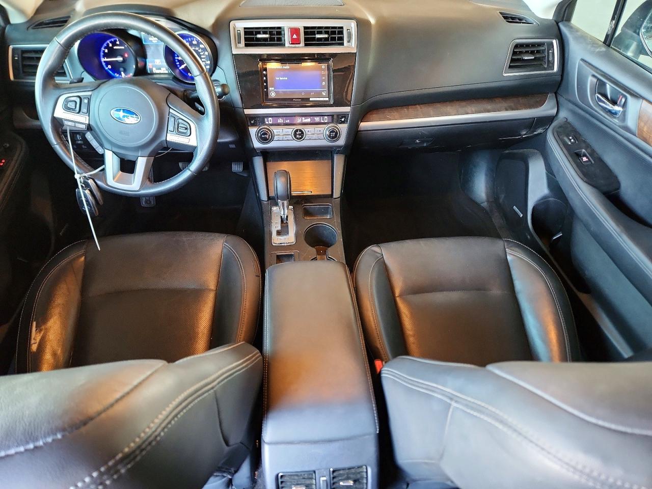 2015 Subaru Outback 2.5i Limited White vin: 4S4BSANC2F3282513