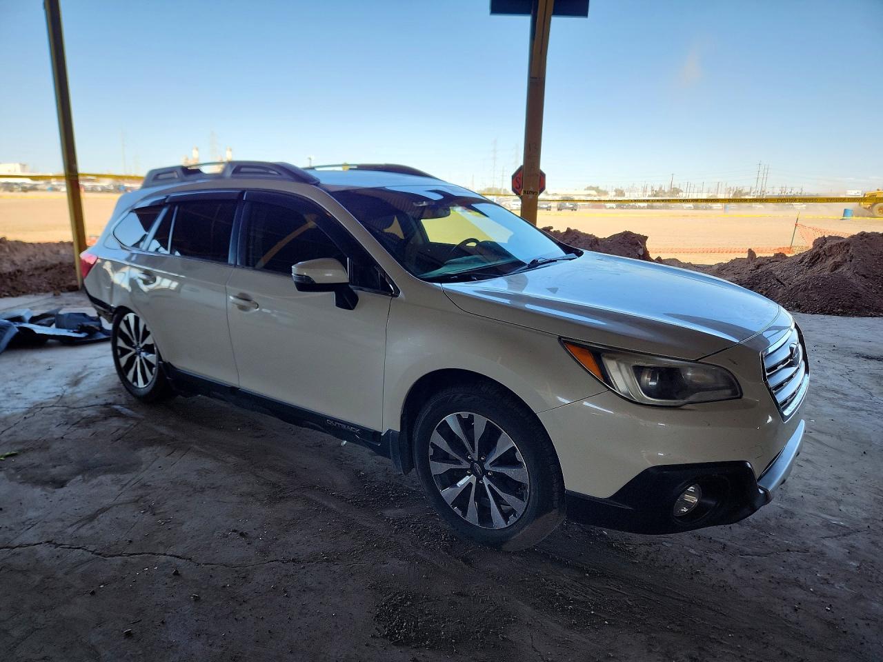 2015 Subaru Outback 2.5i Limited White vin: 4S4BSANC2F3282513