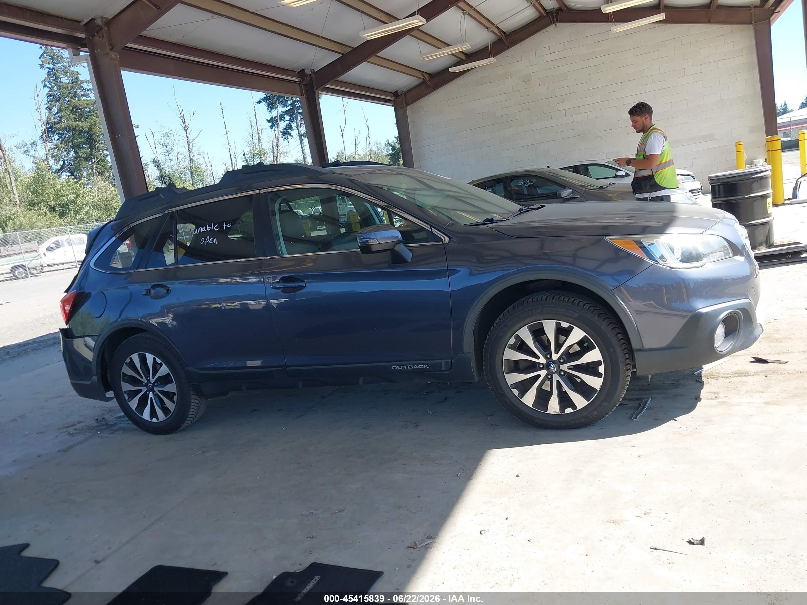 2015 Subaru Outback 2.5i Limited Gray vin: 4S4BSANC2F3291339