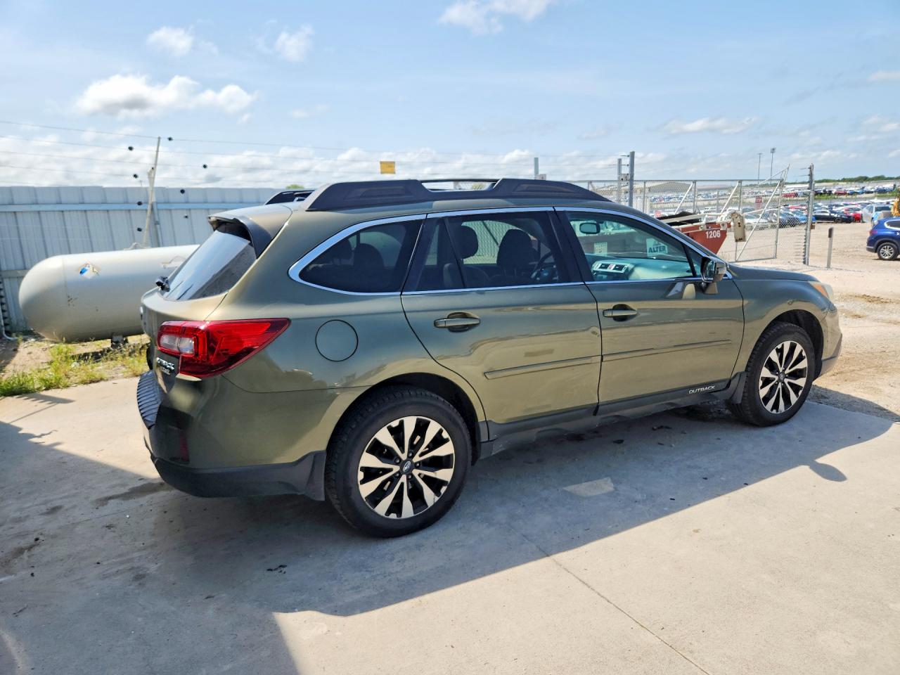 2015 Subaru Outback 2.5i Limited Зеленый vin: 4S4BSANC2F3318720