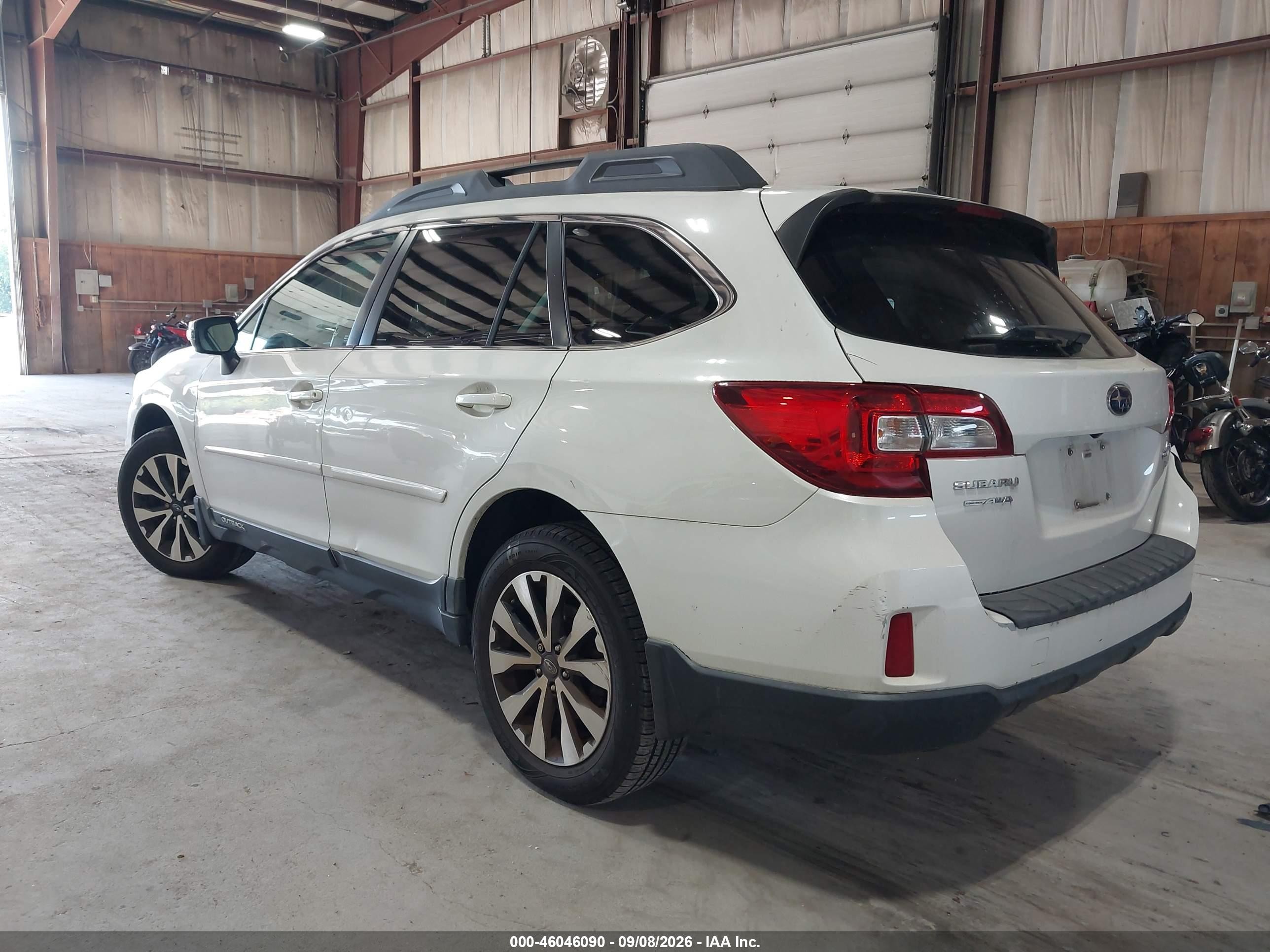 2015 Subaru Outback 2.5i Limited Белый vin: 4S4BSANC2F3336165